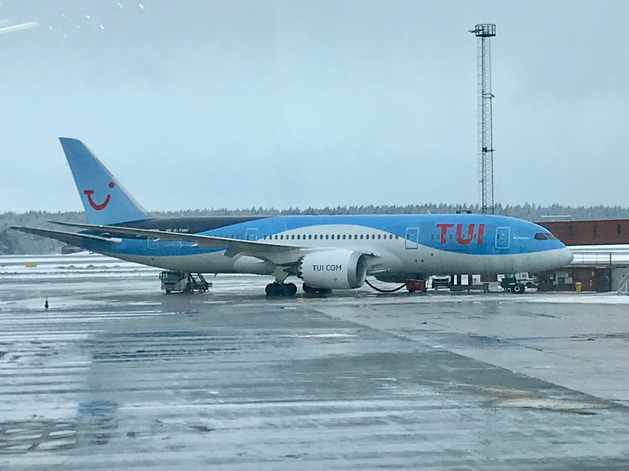 TUI vil ta med strandede Thomas Cook-passasjerer hjem fra ferie. Foto: Odd Roar Lange