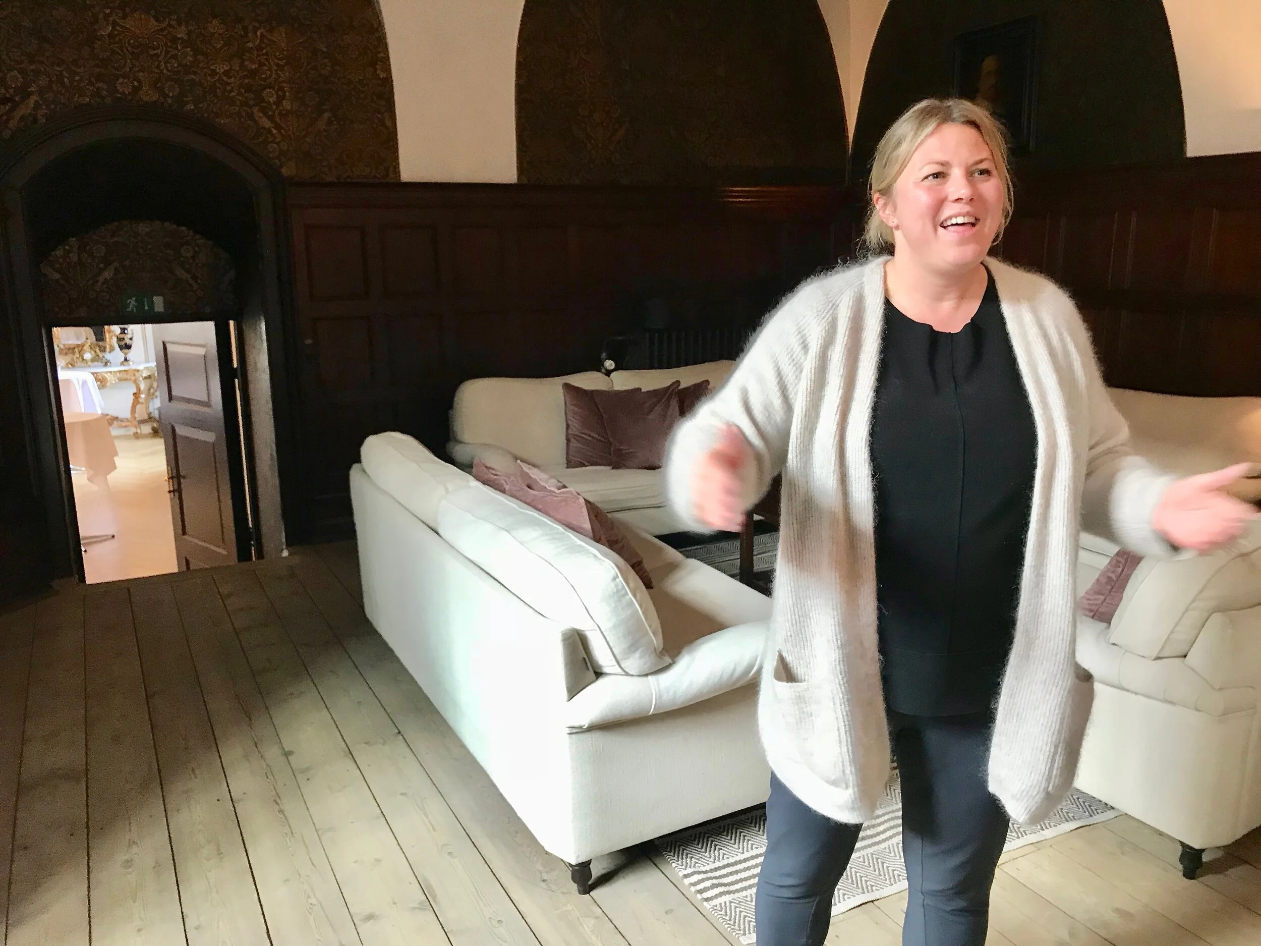 Christina (16) arvet et slott og 25 millioner - i gjeld