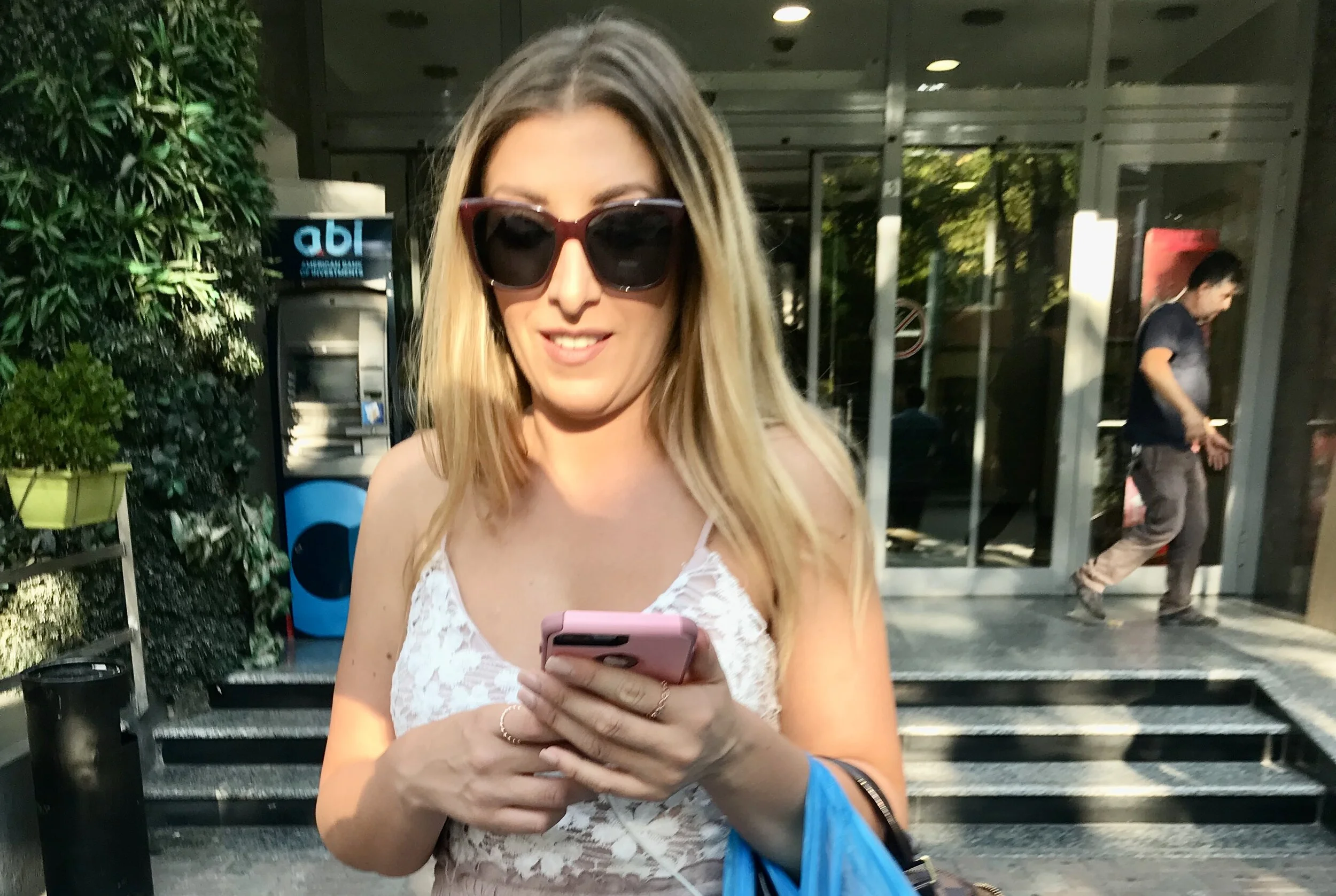 Disse 10 tipsene sikrer mobilen din på reisen