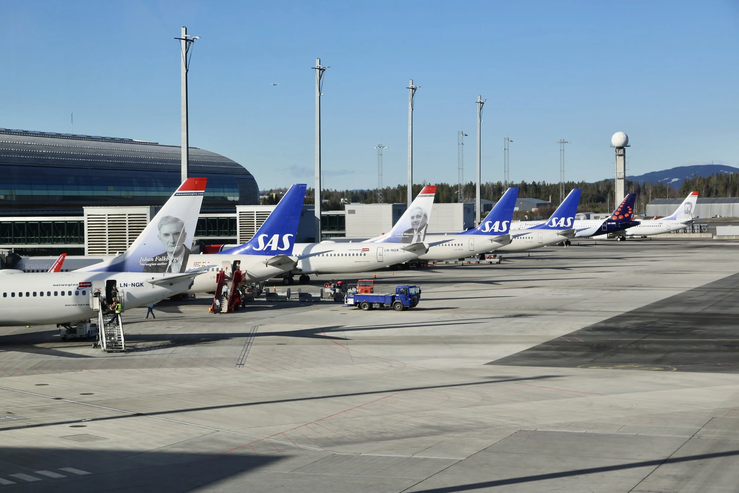 Advarer mot billige flybilletter