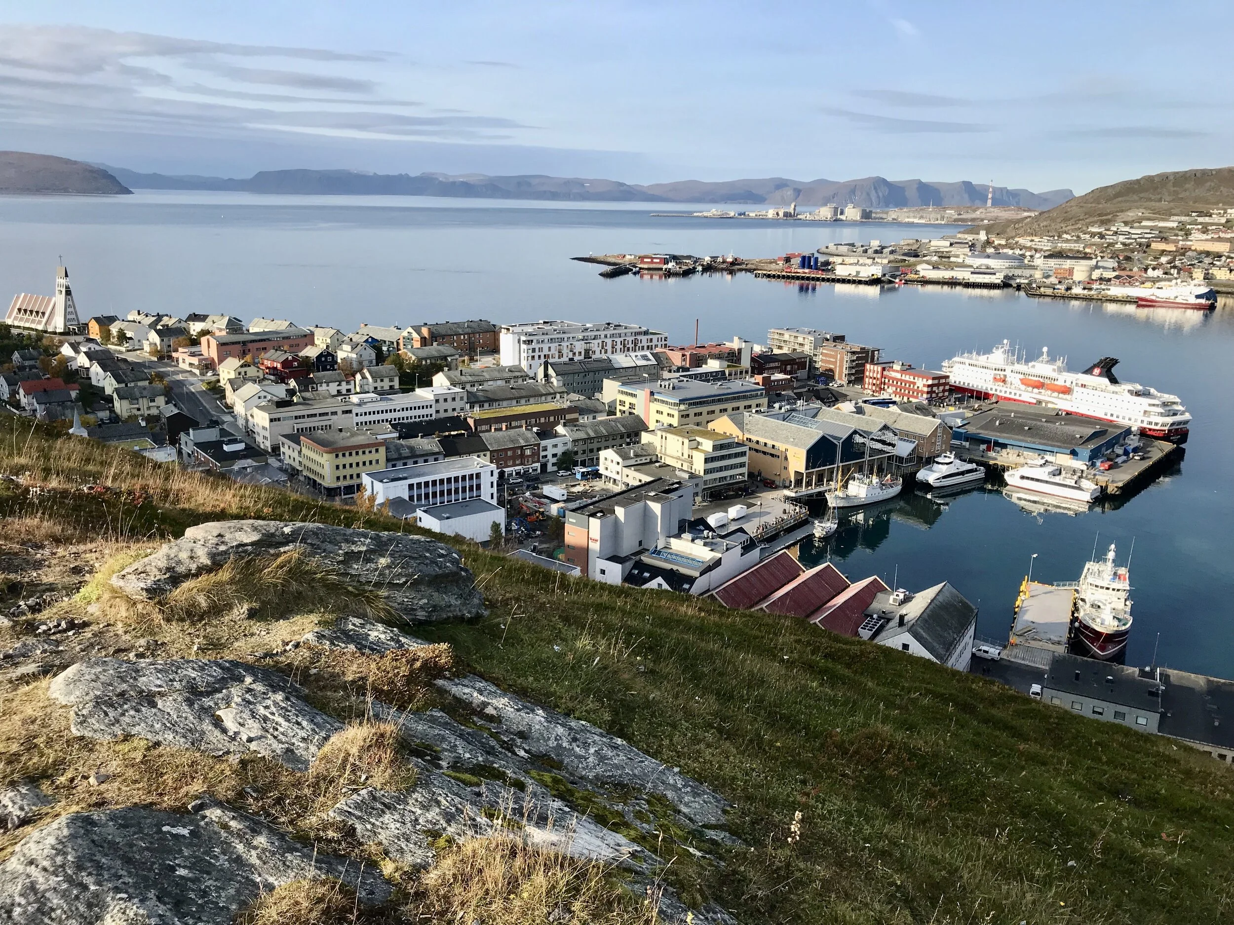 Hurtigruten håper å seile igjen fra juni