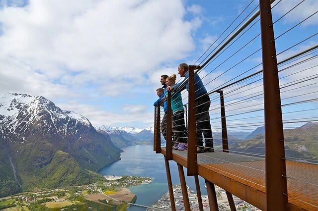 A view to a hill #thetravelinspector #travelersagainstracism #fjordnorway #toppenavnorge #rampestreken #vIsitandalsnes