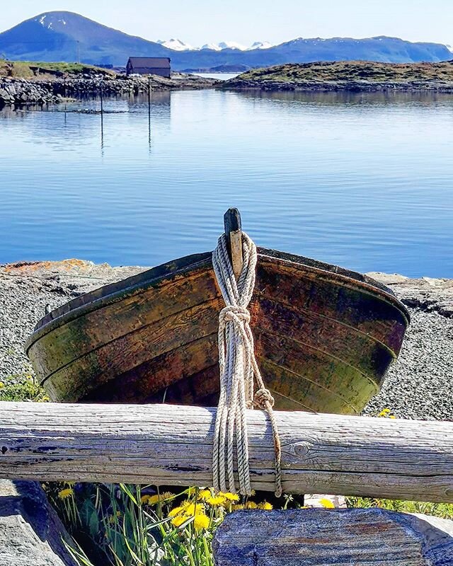 Those where the days #thetravelinspector #travellersagainstracism #woodenboat #classicboats #fjordnorway #boatonocean #budiromsdal #atlanterhavsveien