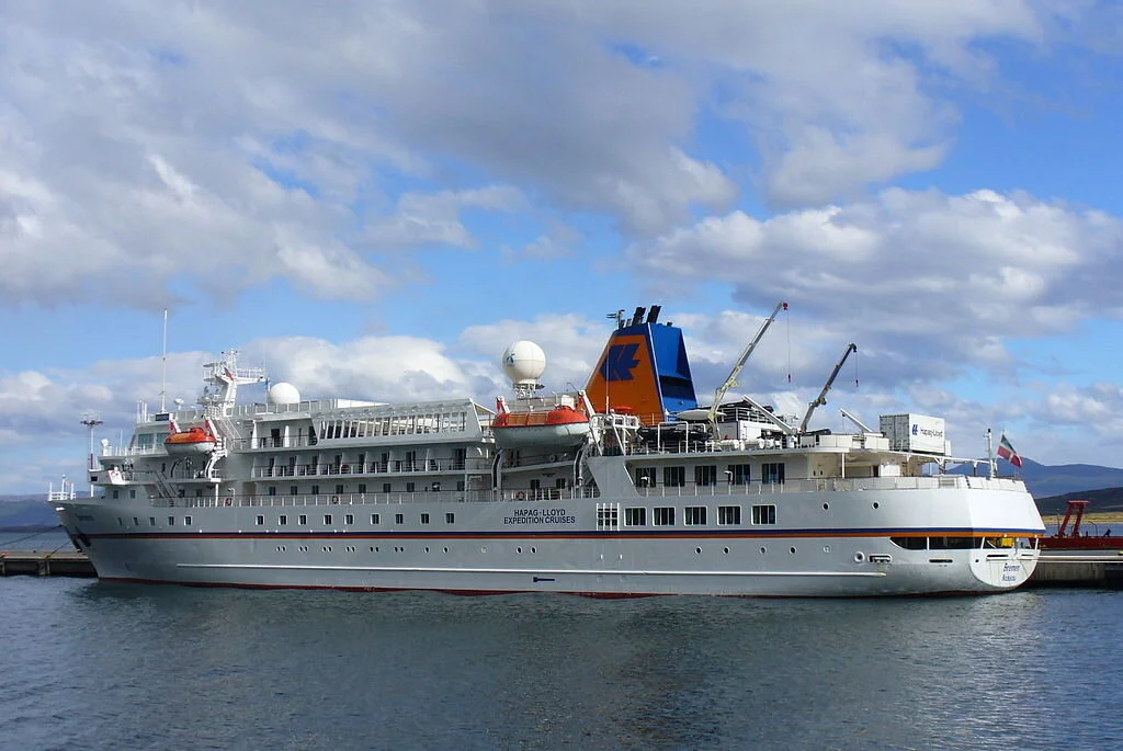 1024px-MS_Bremen_-_Ushuaia.jpeg