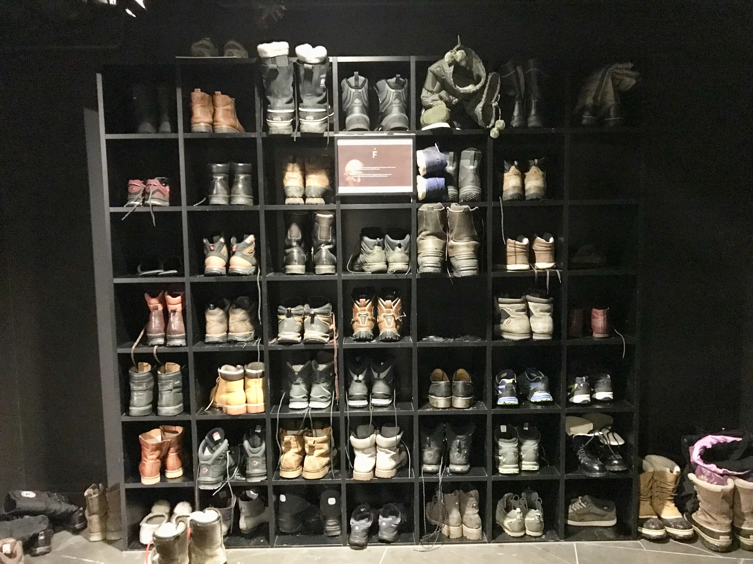 Hurtigruten vil selge på Svalbard - disse vil kjøpe