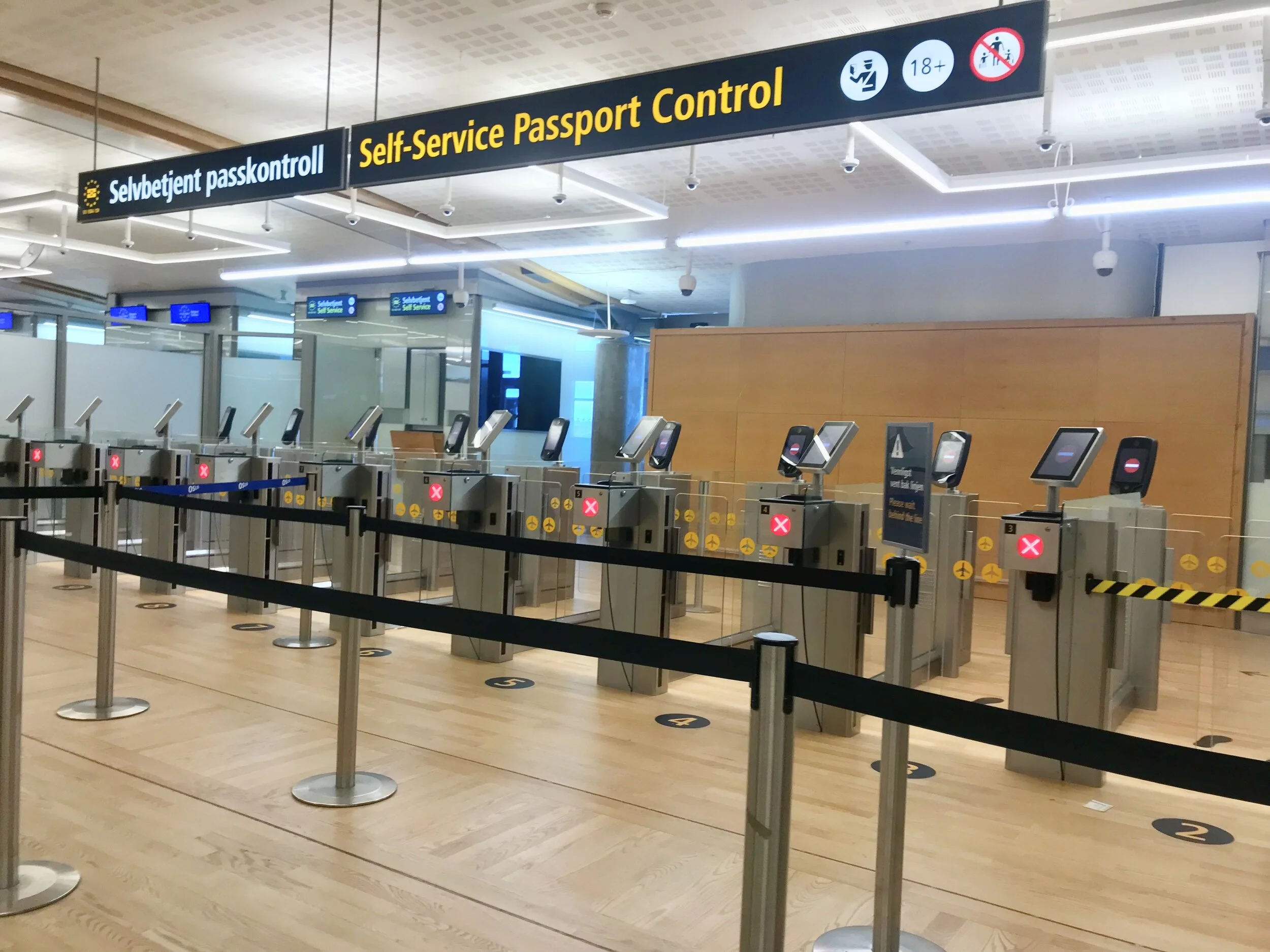 Livsfarlig reisekaos på Oslo lufthavn - sånn kan vi ikke ha det