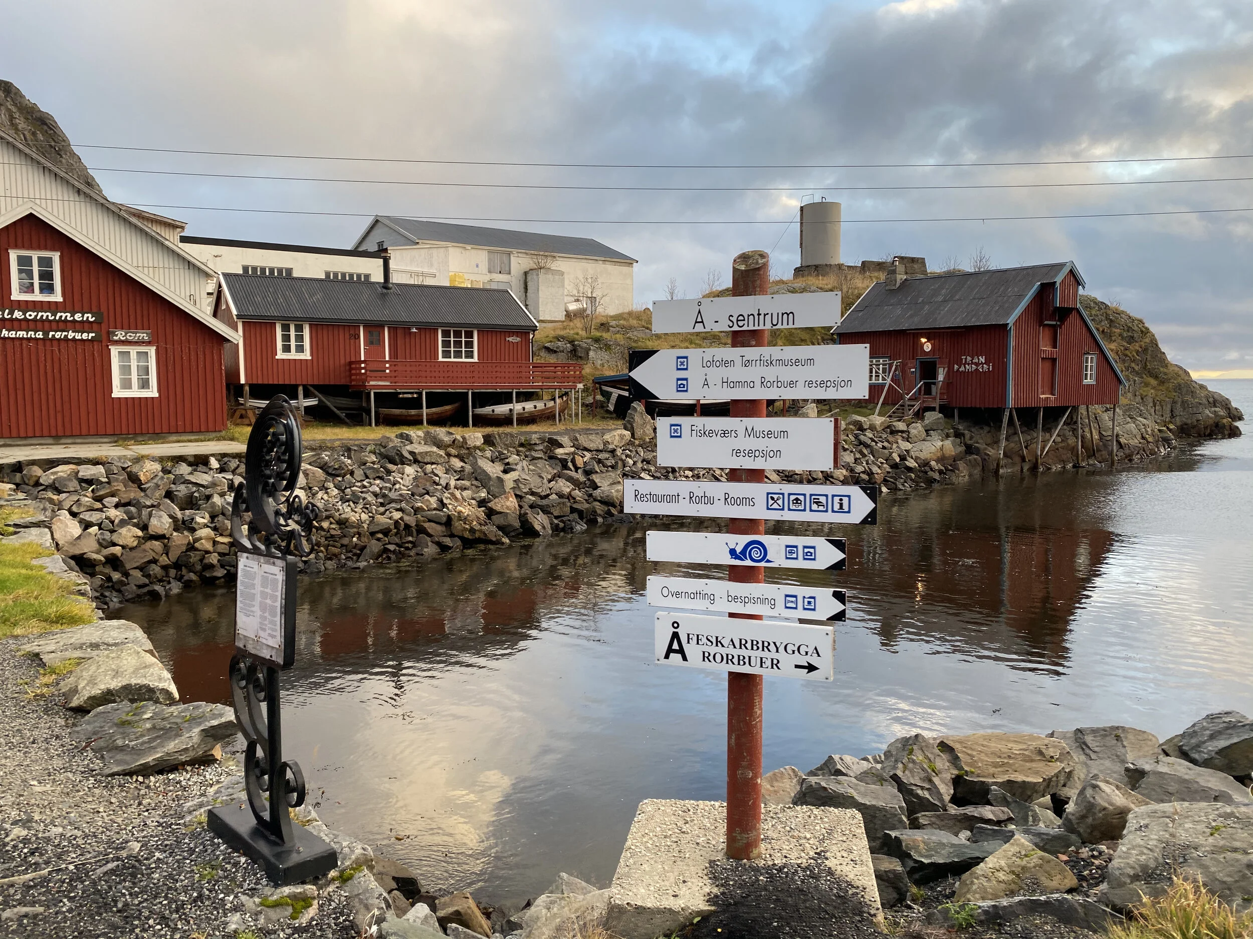 Fiskeværet Å i Lofoten seiler opp som en av landets reiselivsvinnere med både natur og kultur.         Foto: Odd Roar Lange