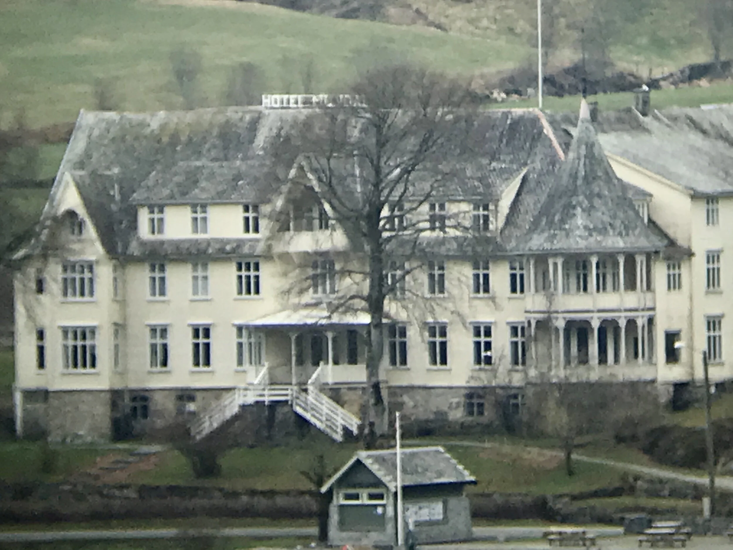 Ellevill hotellhistorie: Eks-advokat risikerer 6 års fengsel etter hotellkjøp  