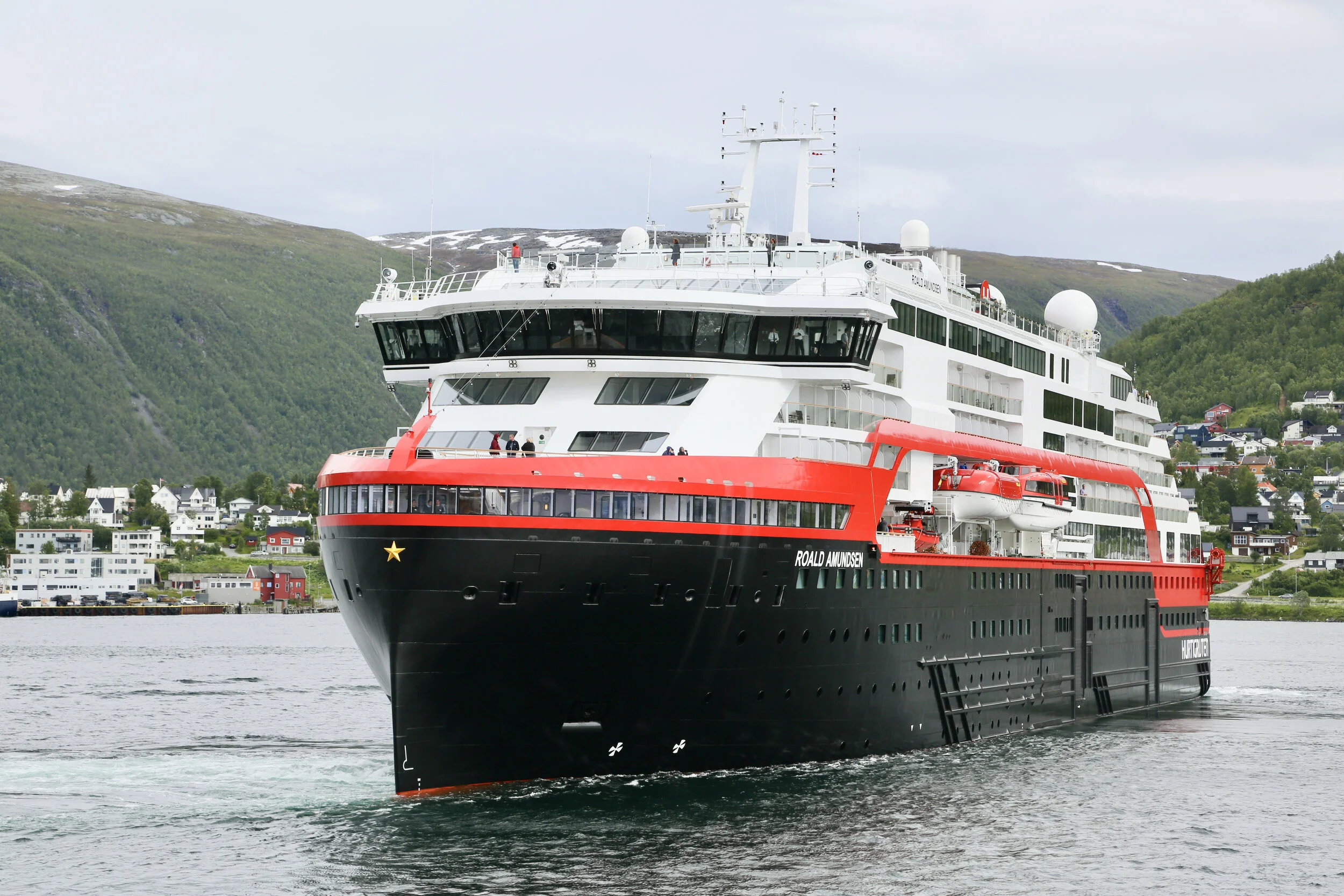 Hurtigruten stuper på omdømmebarometer