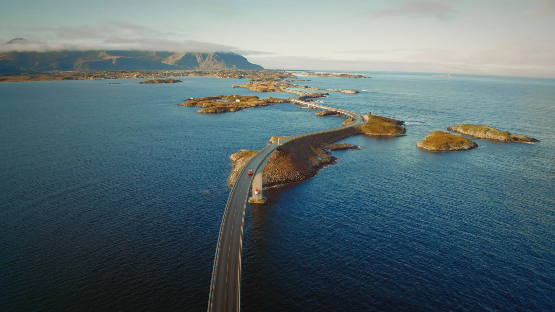 Denne kvelden får du se spektakulære Norge fra lufta