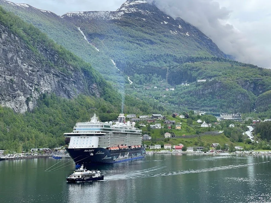 Er monsterskipene det rette målet for norsk reiseliv?