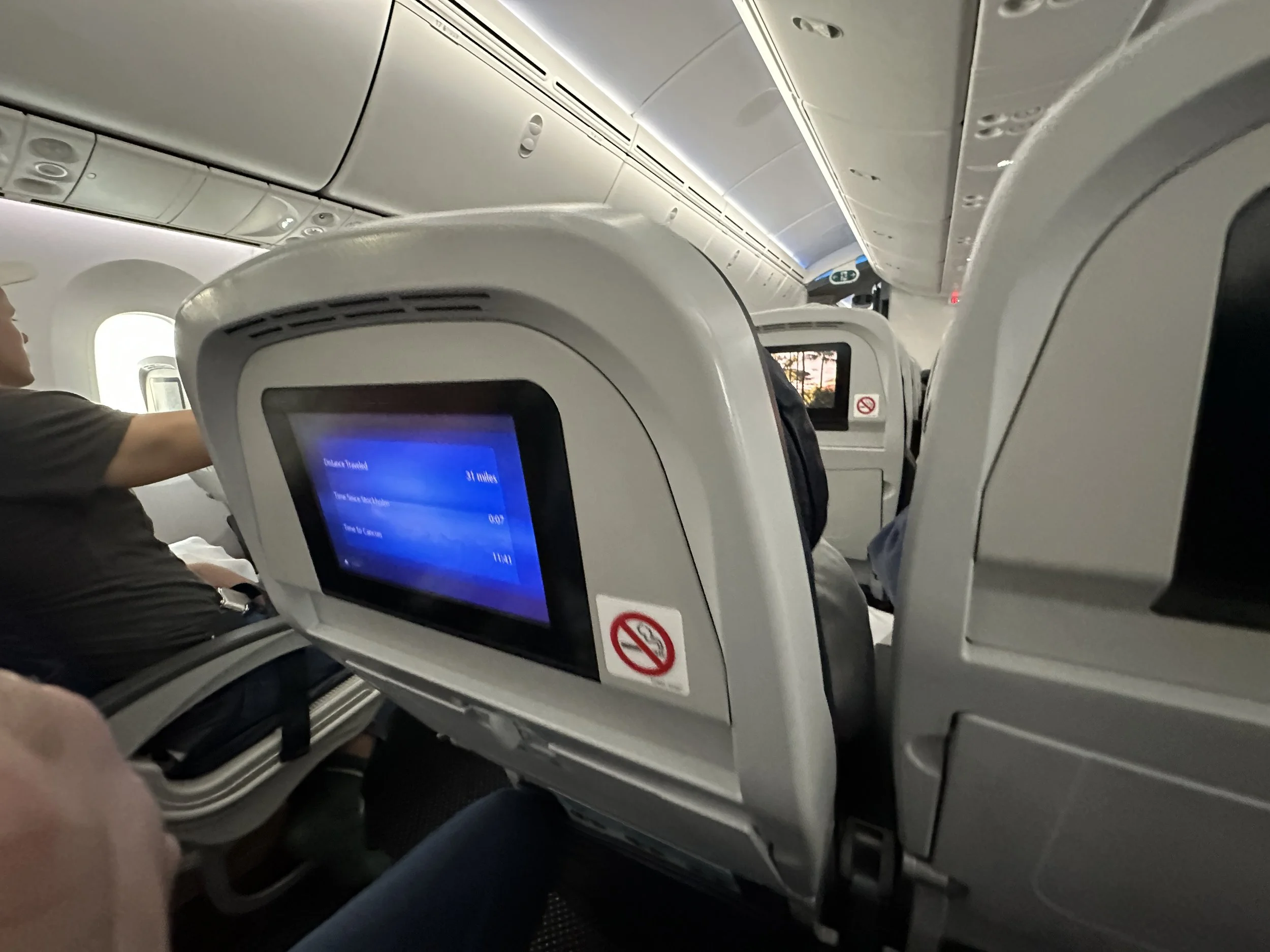 Nei, det er ikke ok å slå ned seteryggen