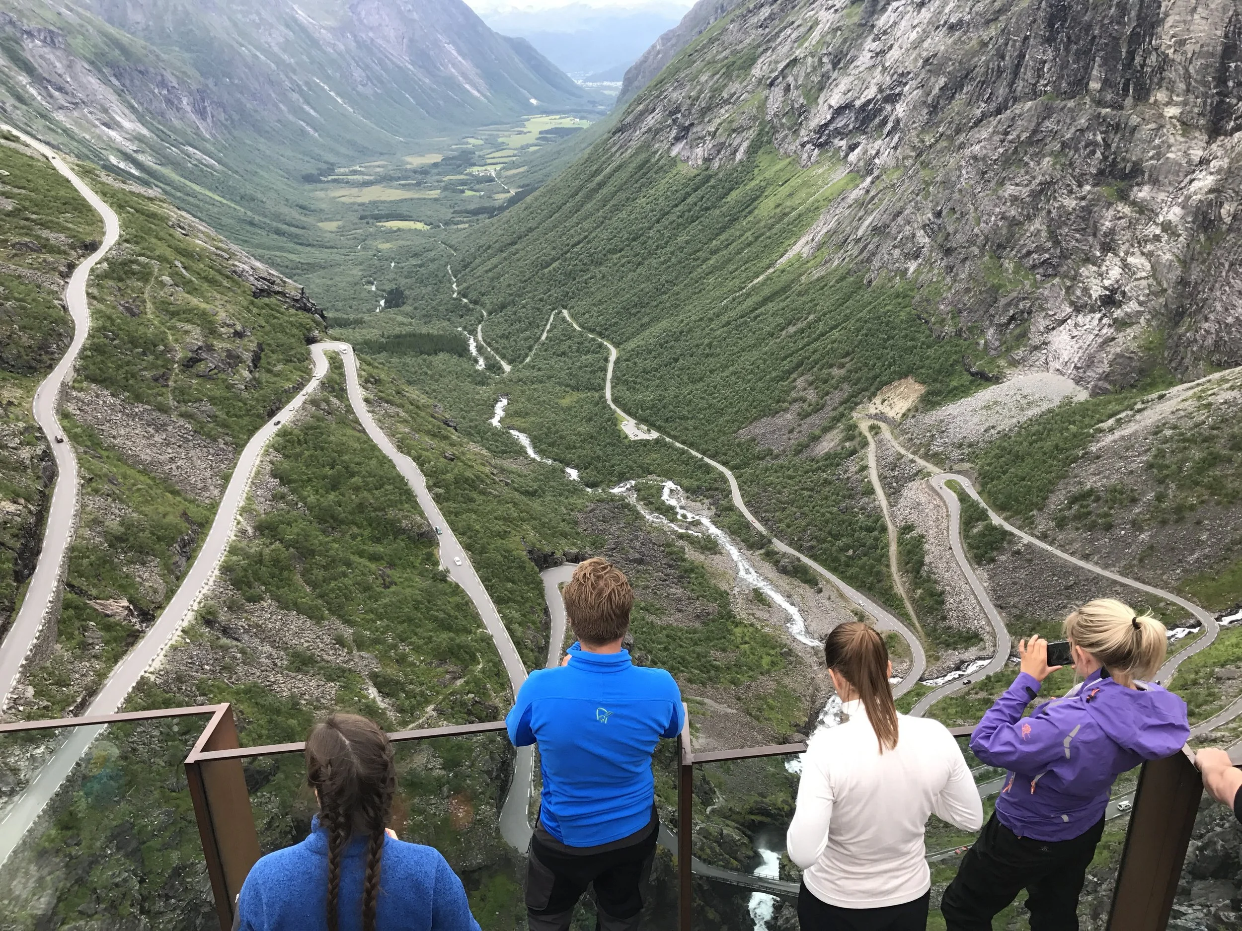 Kommentar: - Selvsagt skal Trollstigen være stengt i sommer