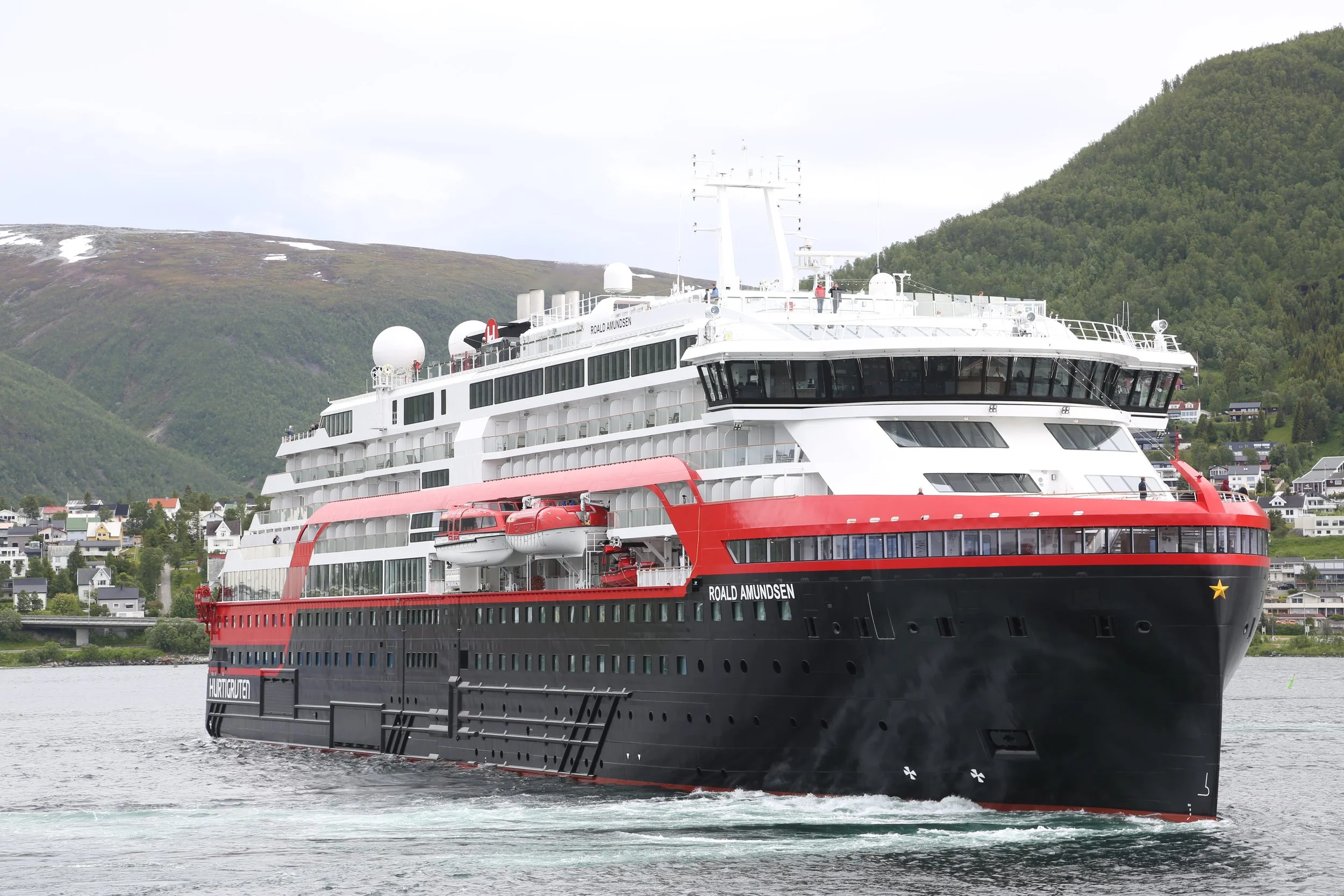 Hurtigruten solgt - slik splittes selskapene