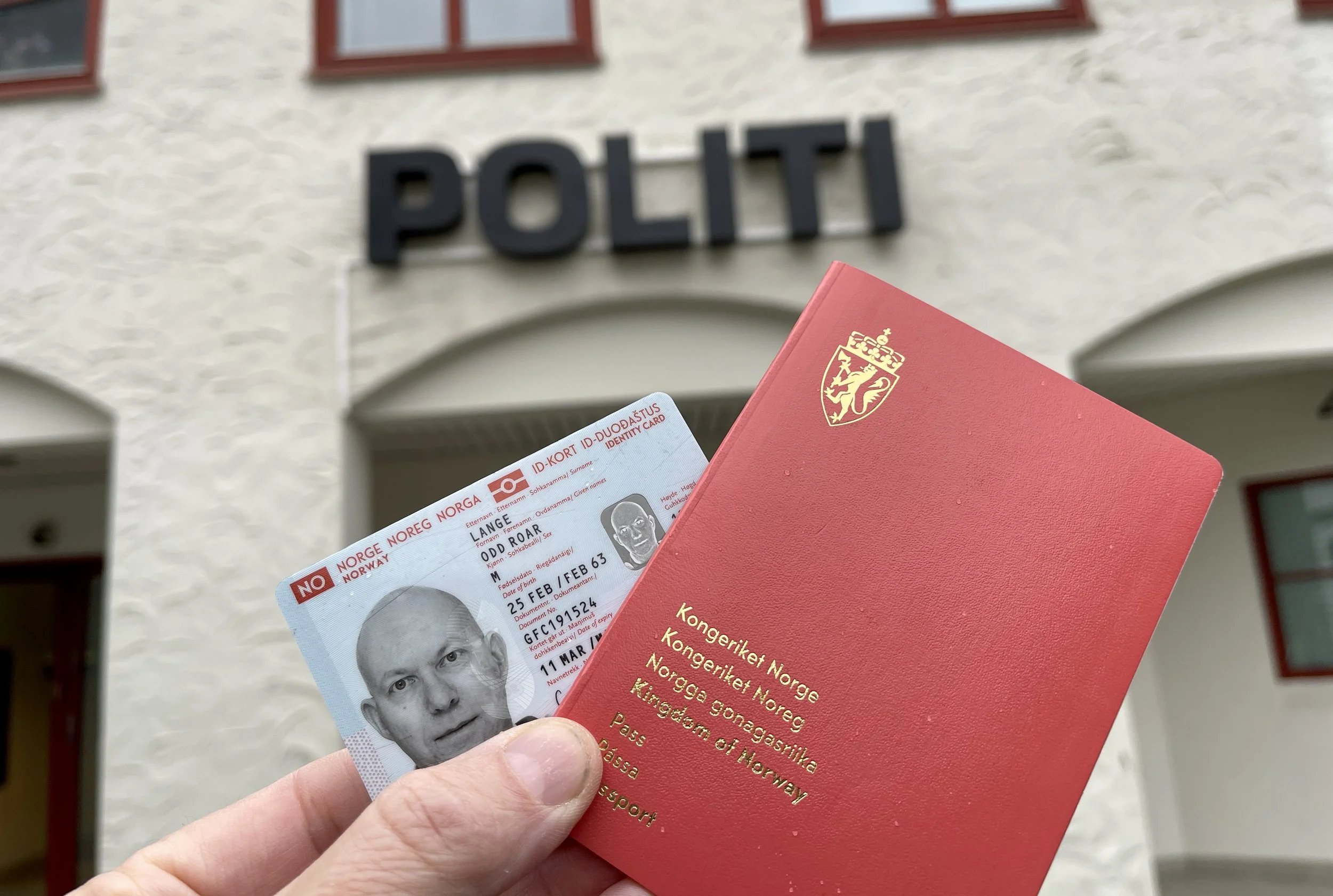 Pass eller nasjonalt ID-kort. Hva bør du velge? Her svaret