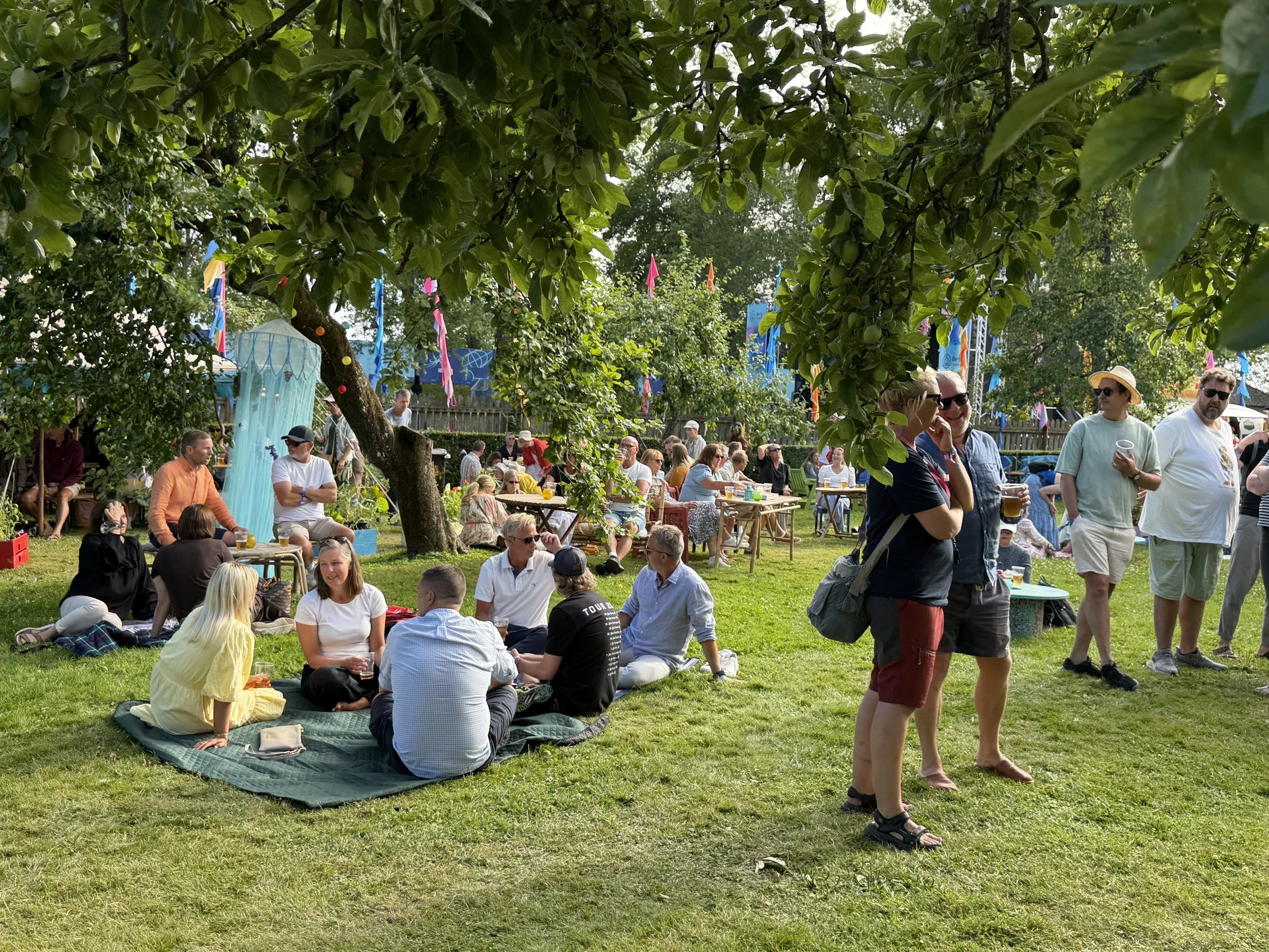 Milde måne - det er årets hyggeligste hagefest