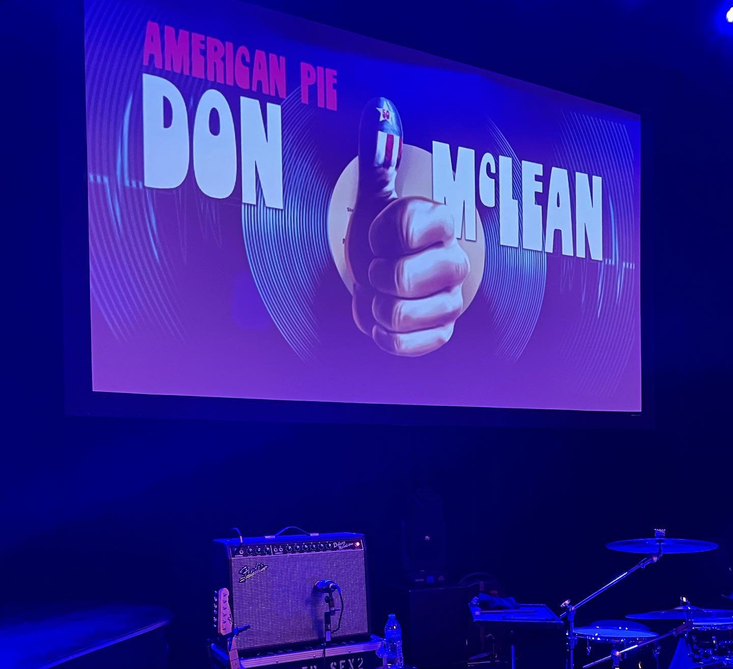 Super fun night with Don McLean in Buffalo! Don was on fire, the band was killing and the sold out crowd was  full of energy. ⁣
@thedonmclean ⁣
.⁣
.⁣
.⁣
.⁣
.⁣
@tuttleguitars @omilionaudio @strymonengineering @axsgtr @vertexeffects @ernieball #donmcle