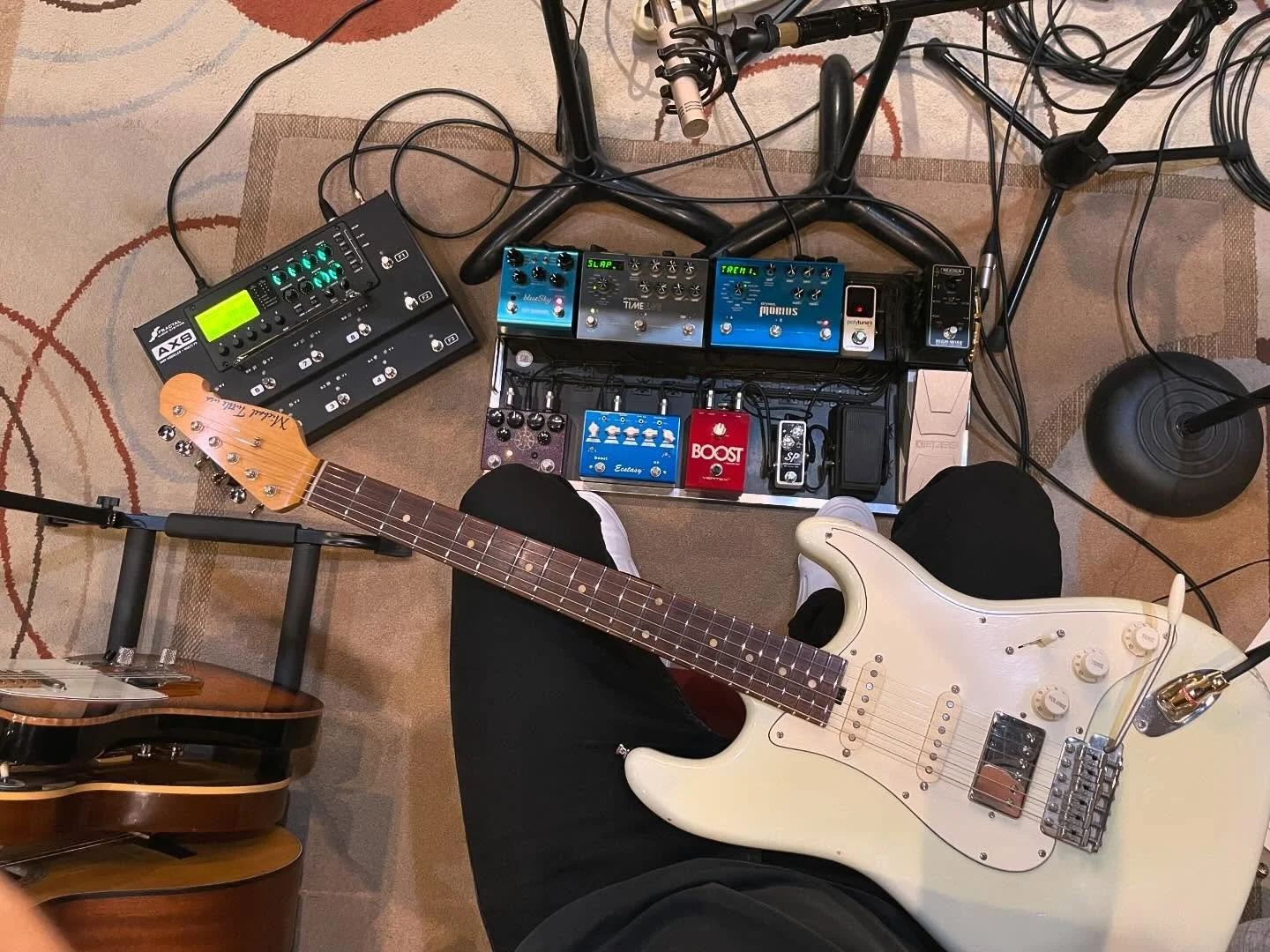 Session-ing&hellip;⁣
.⁣
.⁣
.⁣
.⁣
:⁣
@tuttleguitars @strymonengineering @axsgtr @vertexeffects @omilionaudio @fractalaudiosystems #guitarist #nashvilleguitarist #timquick