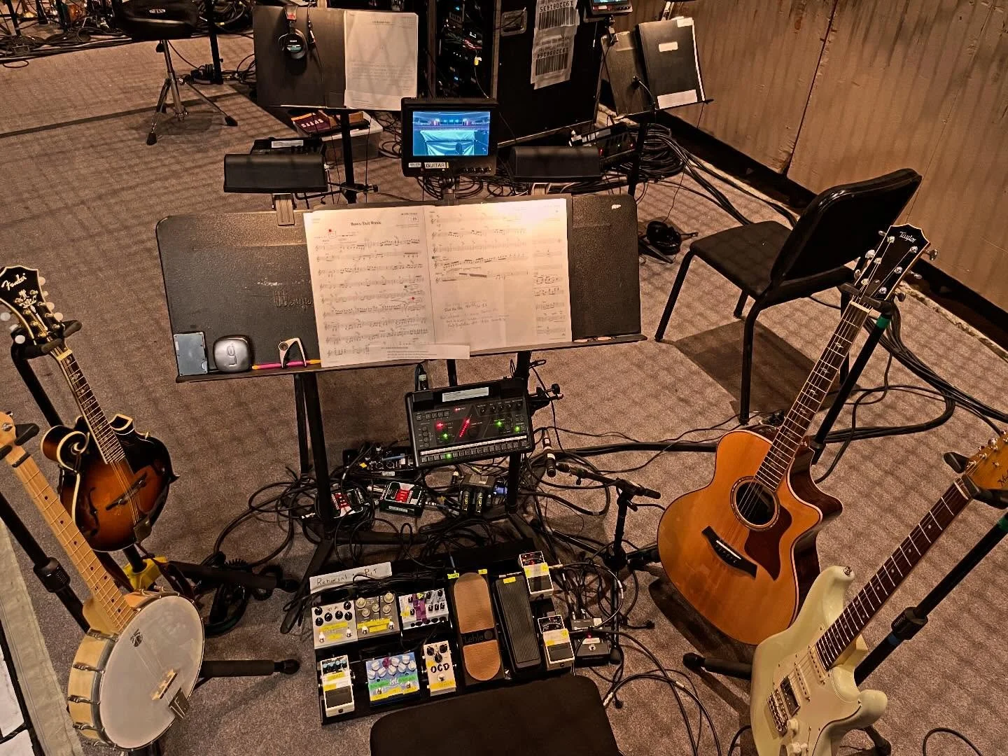 Office for the week at @suffsmusical with a session on the side. 
.
.
.
.
@tuttleguitars @taylorguitars @deeringbanjos @tennesseepac #guitarist #nashvilleguitarist #sessionguitarist #timquick