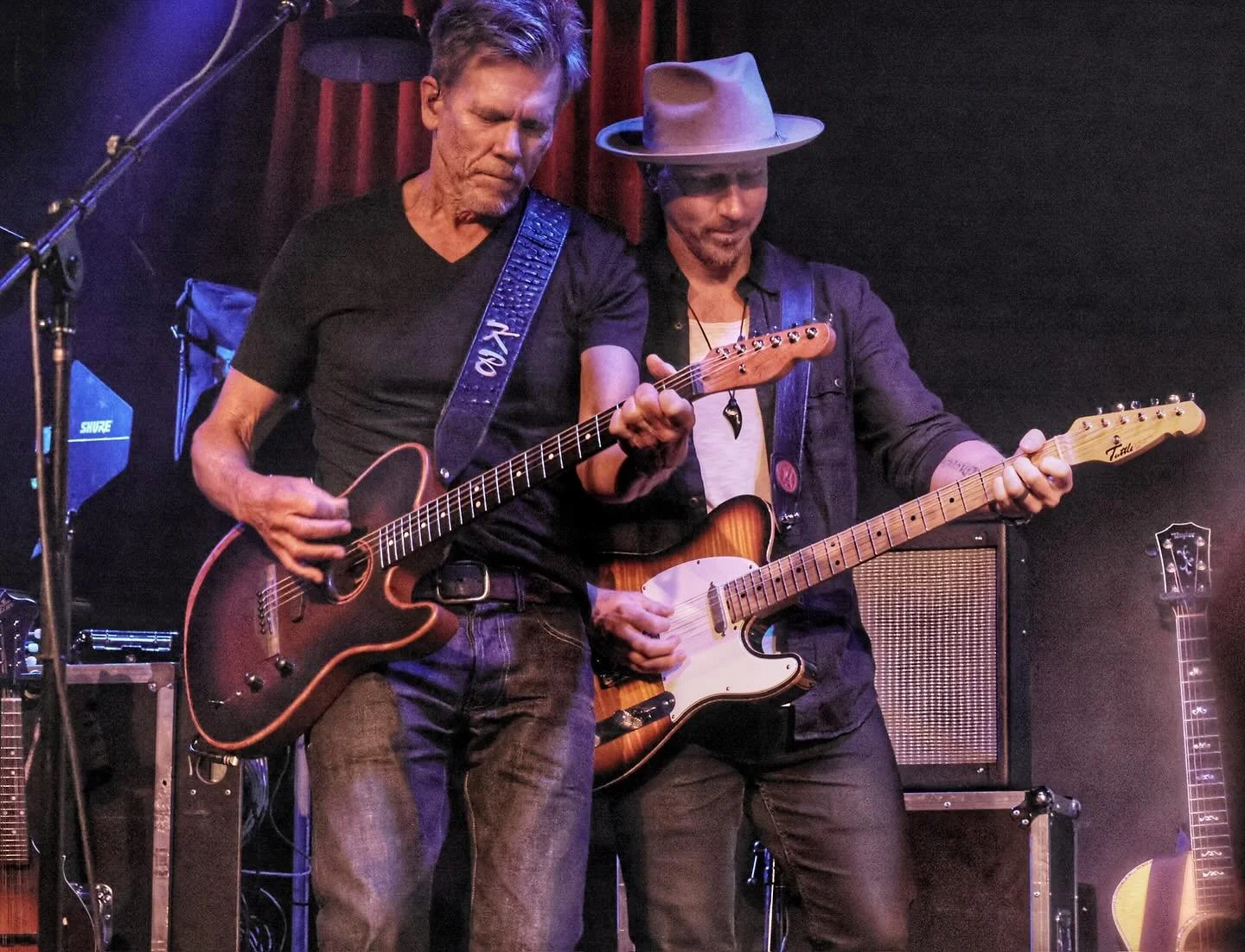 Back at it with the Bacon Bros. ⁣
@baconbrosmusic ⁣
.⁣
.⁣
.⁣
.⁣
.⁣
📷: @leslieberg_resrie7 ⁣
@tuttleguitars @stetsonusa @ernieball @taylorguitars @allsaints ⁣
#guitarist #nashvilleguitarist #timquick