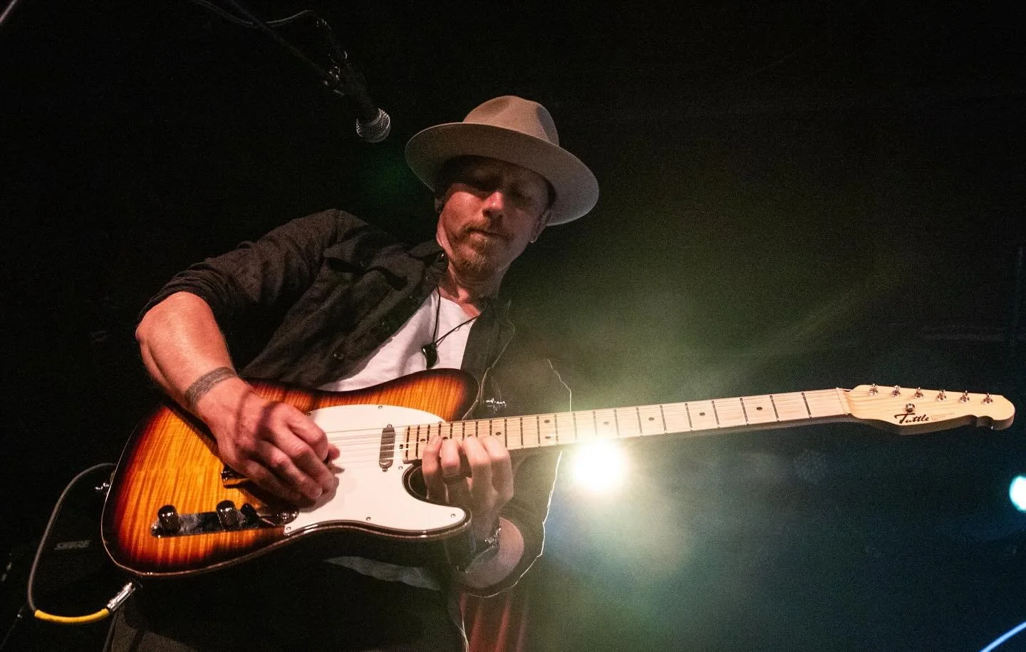 Another weekend with the Bacon Bros, including a hometown show on Sat!⁣
@baconbrosmusic ⁣
.⁣
.⁣
.⁣
.⁣
.⁣
@tuttleguitars @stetsonusa @ernieball #guitarist #nashvilleguitarist #timquick