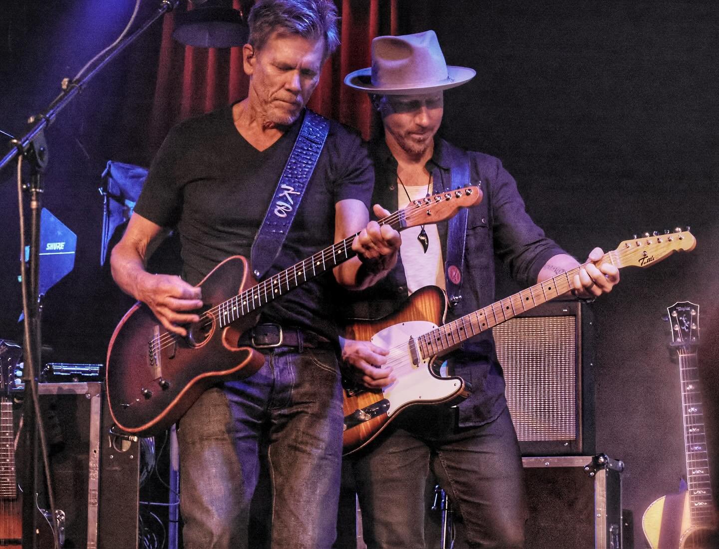 Back at it with the Bacon Bros. ⁣
@baconbrosmusic ⁣
.⁣
.⁣
.⁣
.⁣
.⁣
📷: @leslieberg_resrie7 ⁣
@tuttleguitars @stetsonusa @ernieball @taylorguitars @allsaints ⁣
#guitarist #nashvilleguitarist #timquick