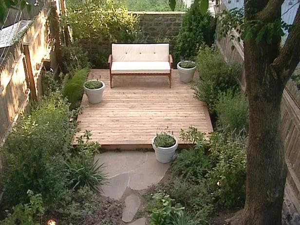 huout202_backyard-after-deck_lg.jpg