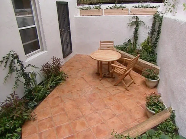 huout206_after-view-to-door1_lg.jpg
