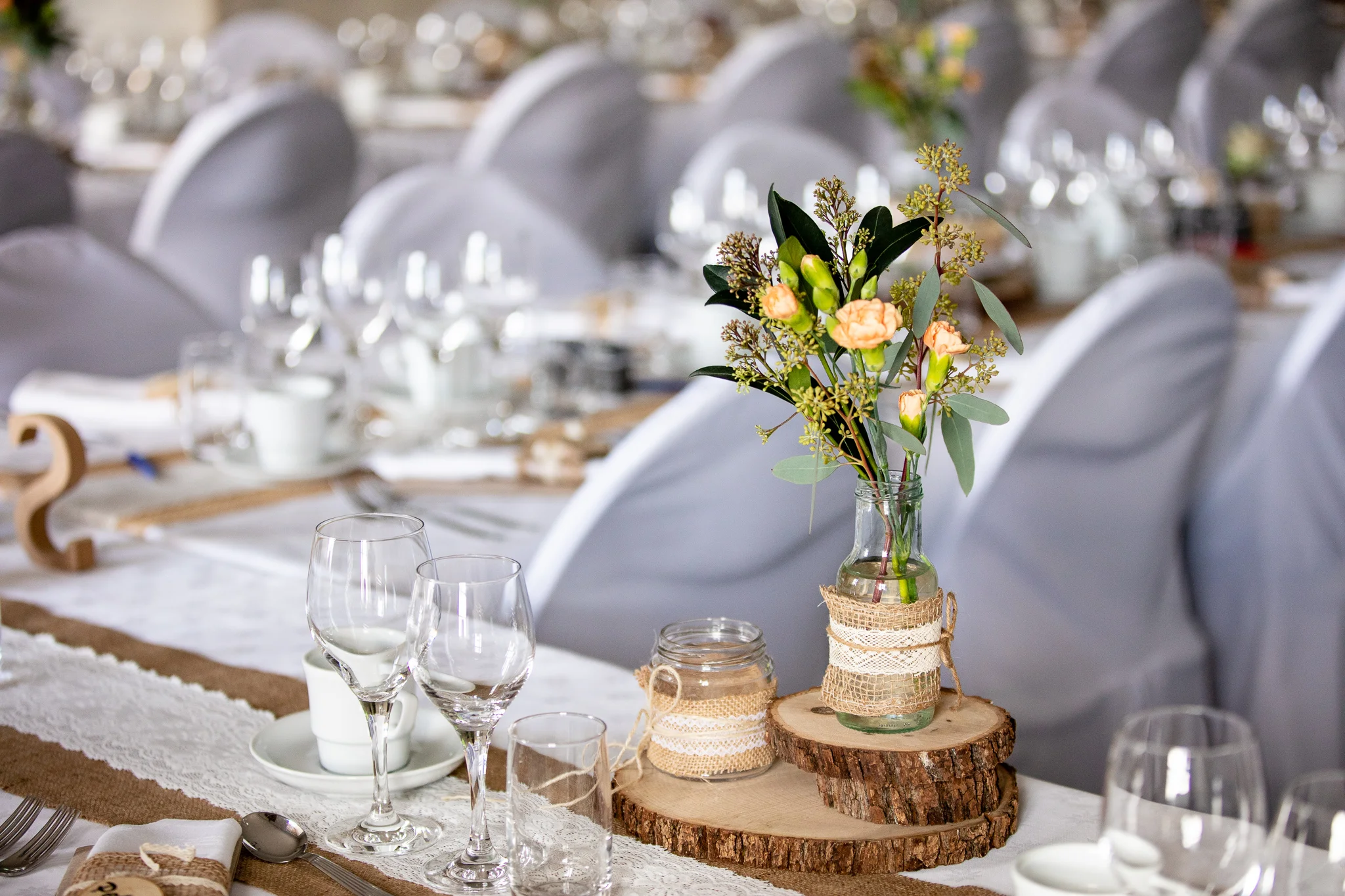Bröllopsfotograf Linköping — Sofie & Reine, Bjärka Säby, detaljbild dukningen