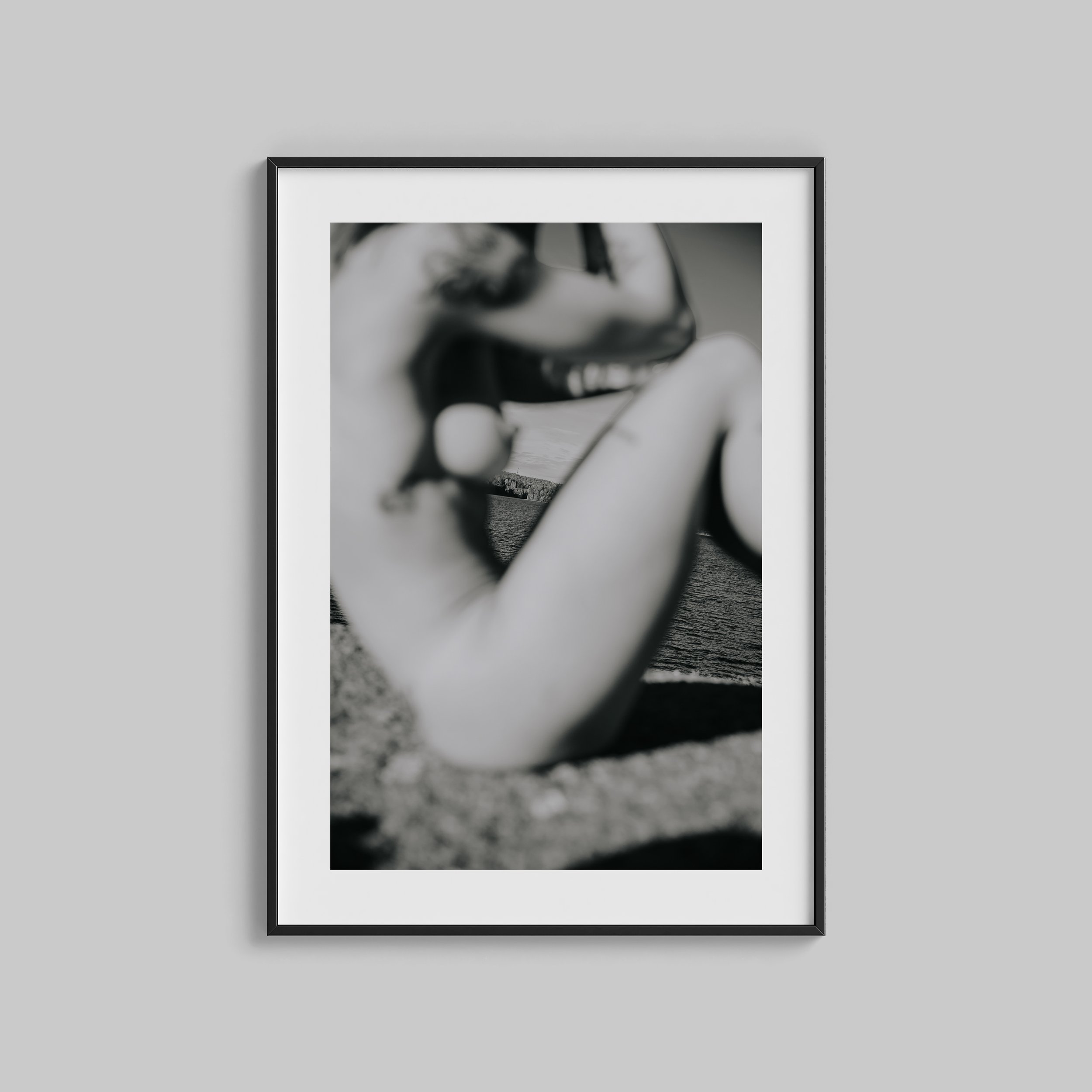 Nude Frame Isabelle Ågelsjön BW.jpg