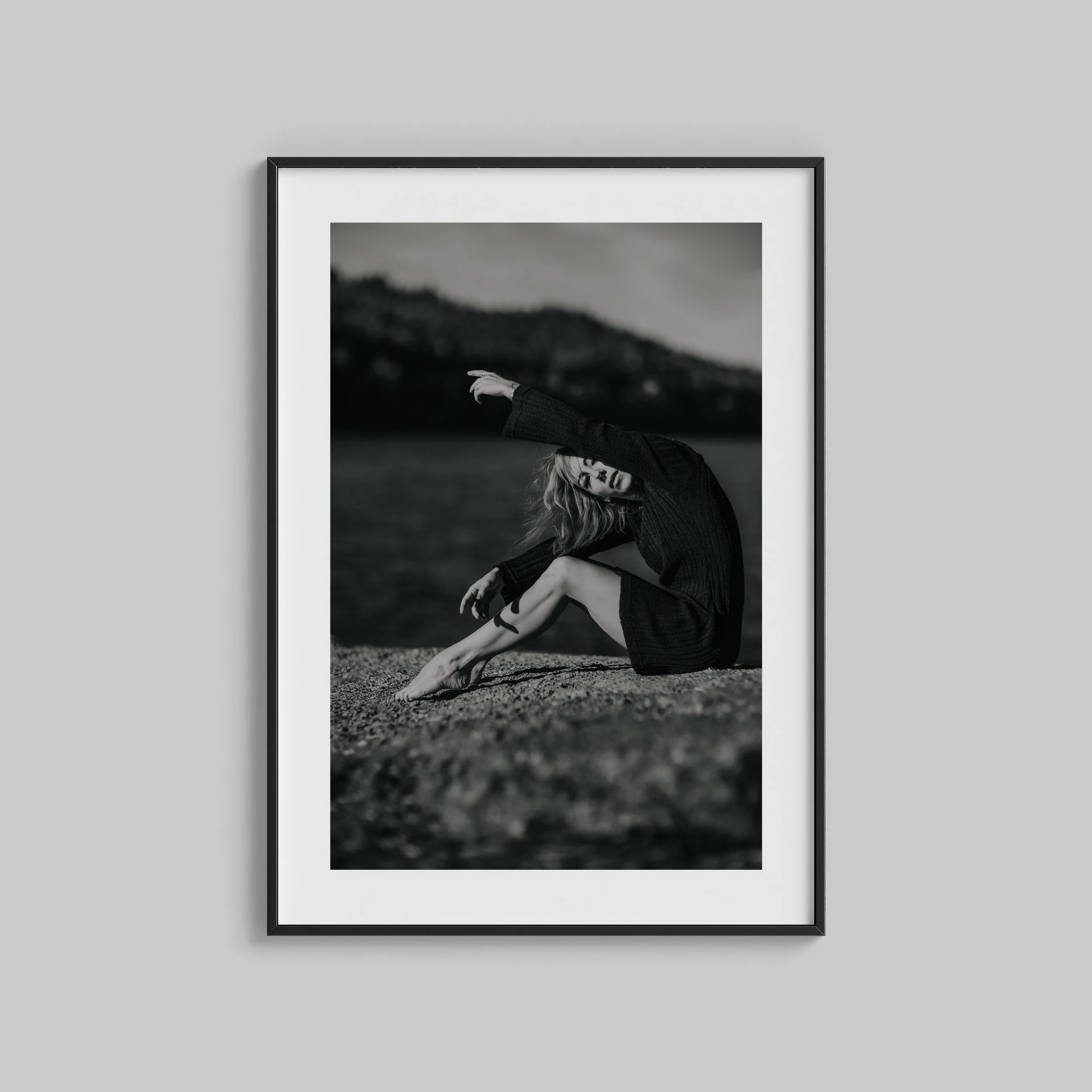 Ågelsjön Seated Isabelle fine art