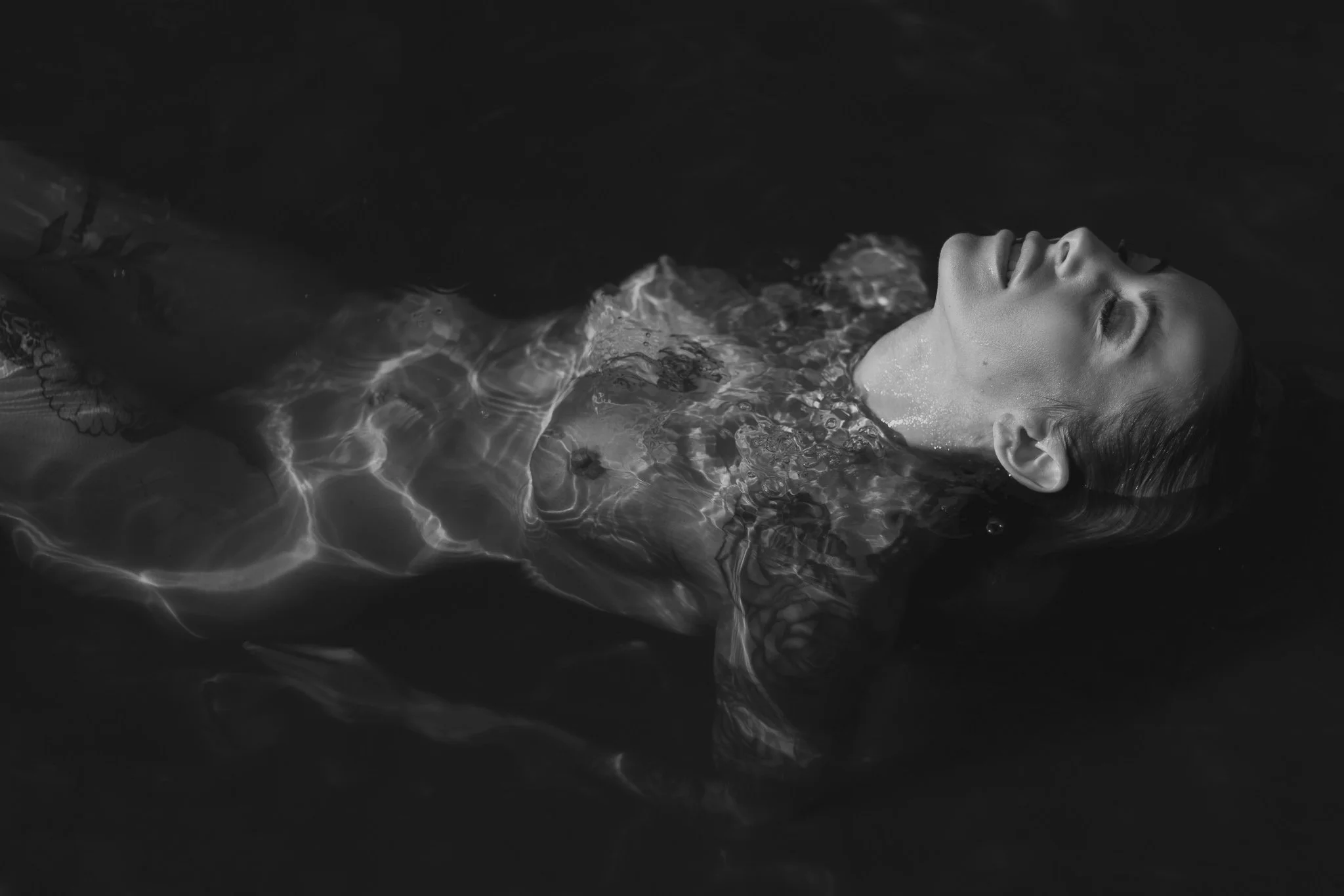 Fine Art Nude – Reflektioner i vatten, Ågelsjön