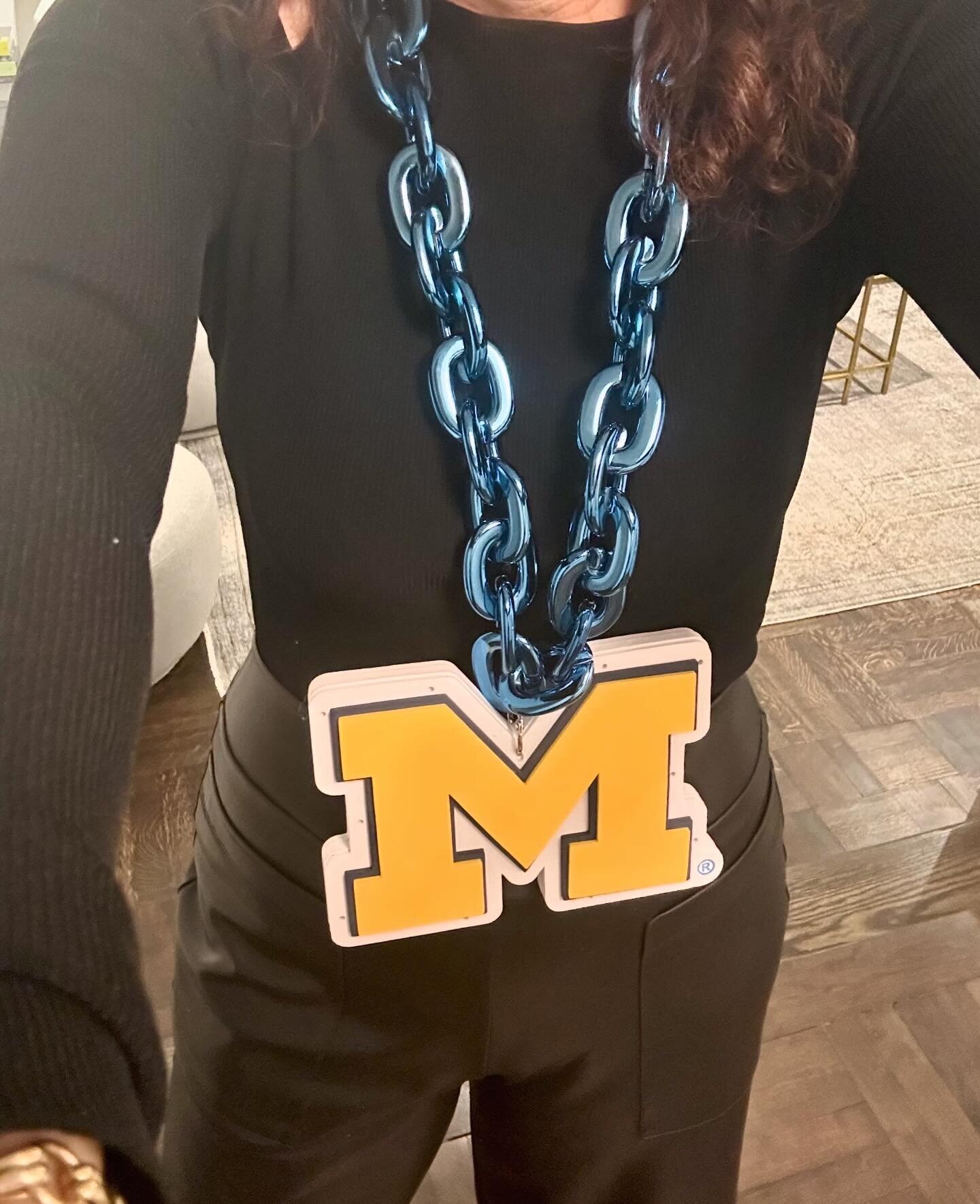 With two important meetings with collectors today, I had to find just the right accessory to my go to black ensemble.  Good choice?  #goblue #ncaachampionship #universityofmichigan #crazymichiganalumni