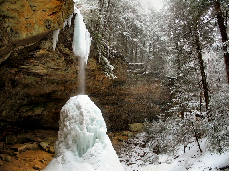 http://www.explorehockinghills.com/