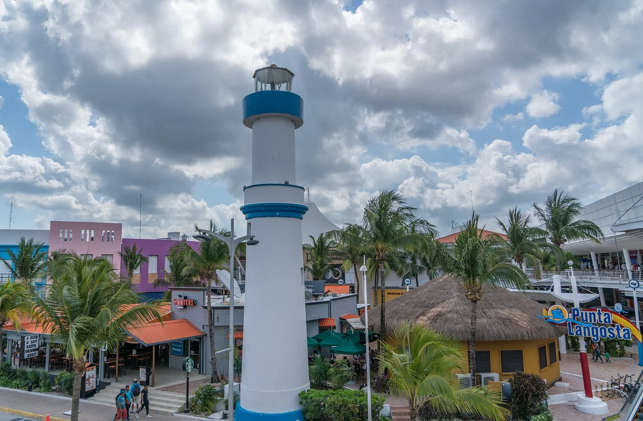 lighthouse-3270504_1280.jpg
