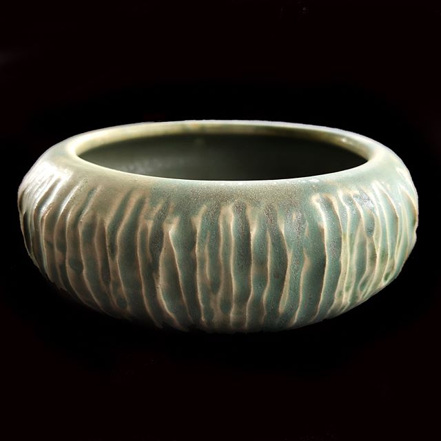 Final 2 days for 20% off orders over $75 and free standard shipping on all orders! Code info in shop link in bio! Small ring bowl with English Rose design in green. ✨ #ceramics #pottery #artsandcrafts #art #artist #rose #flower #handmade #handcarved 
