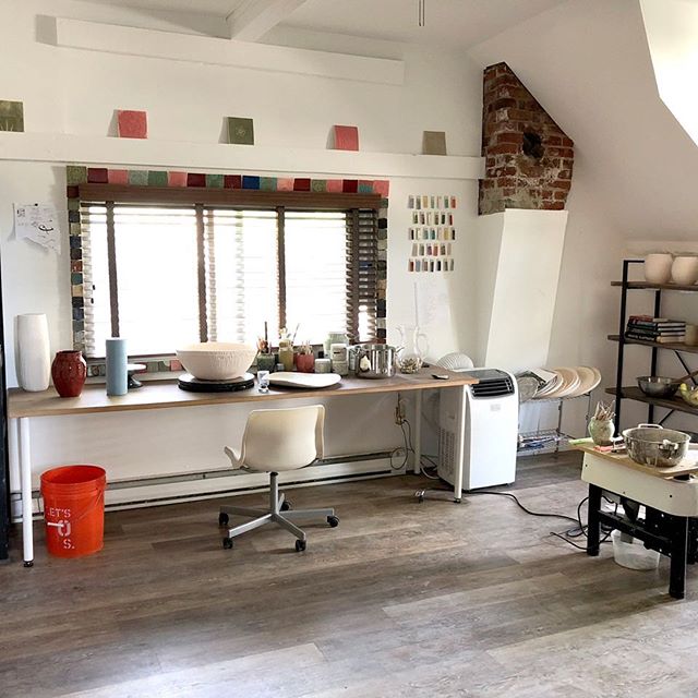 Got the clay studio all cleaned up (and installed a new floor!) after months of intense work and more intense messiness! ✨ #sparkleandshine #studio #studiolife #clay #ceramics #pottery #homestudio #wfh #workfromhome #cleanslate #getbacktowork #readyf