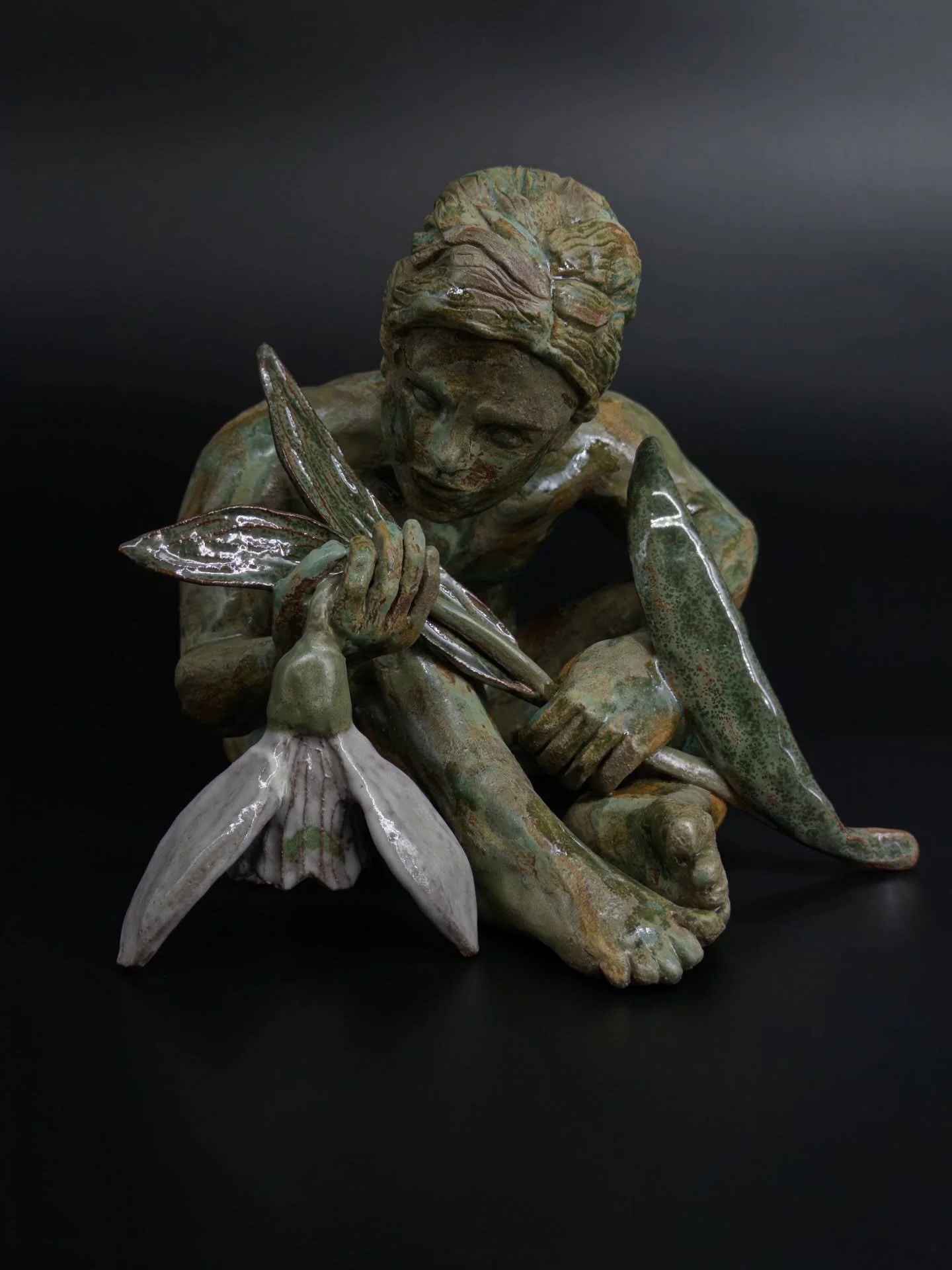 Happy New Year, everyone! Here&rsquo;s a new piece I finished recently, started in a sculpture workshop with the always amazing @michelleisolorzano. The snowdrop represents new beginnings&mdash;something I&rsquo;ve been thinking about a lot lately. 
