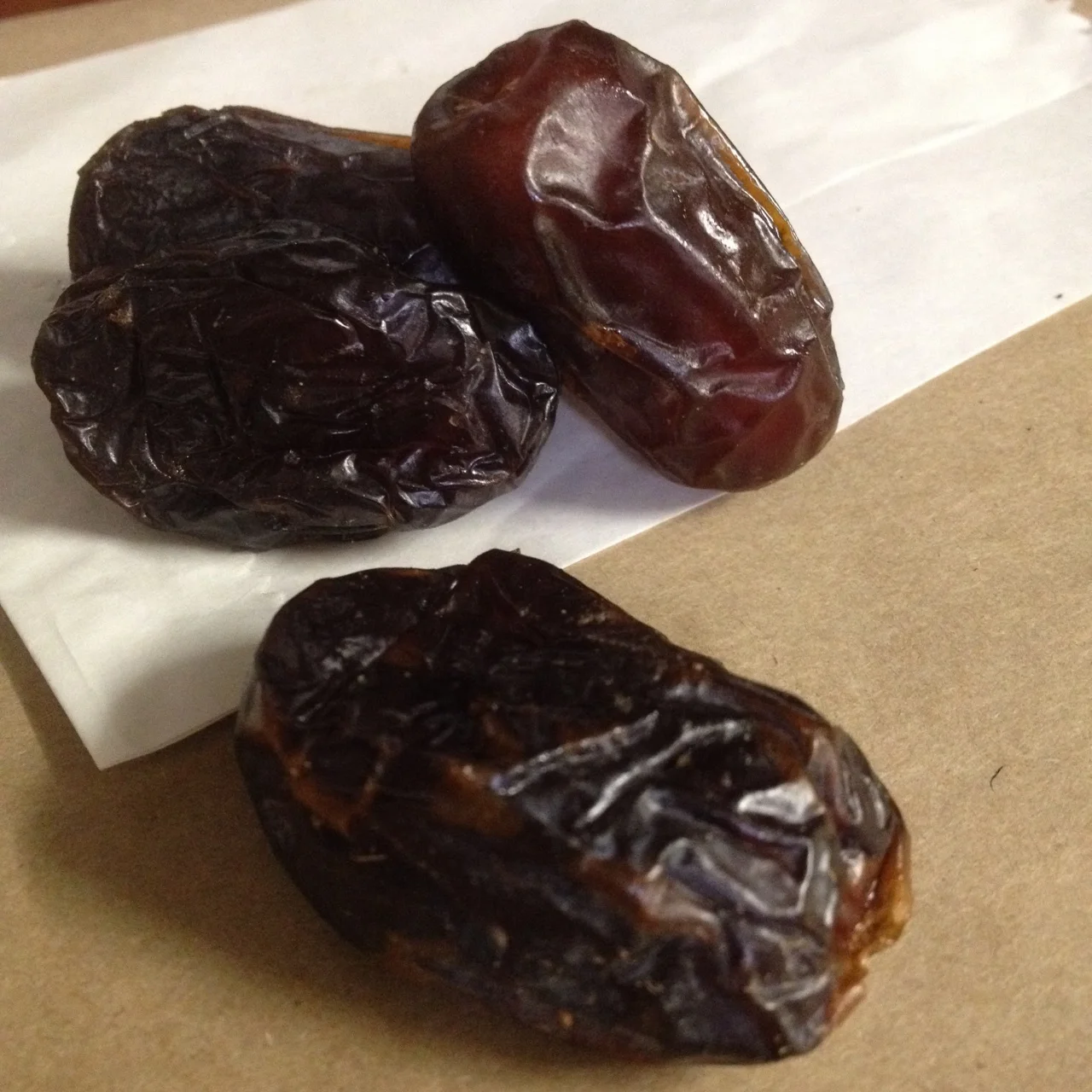 dates medjool.JPG