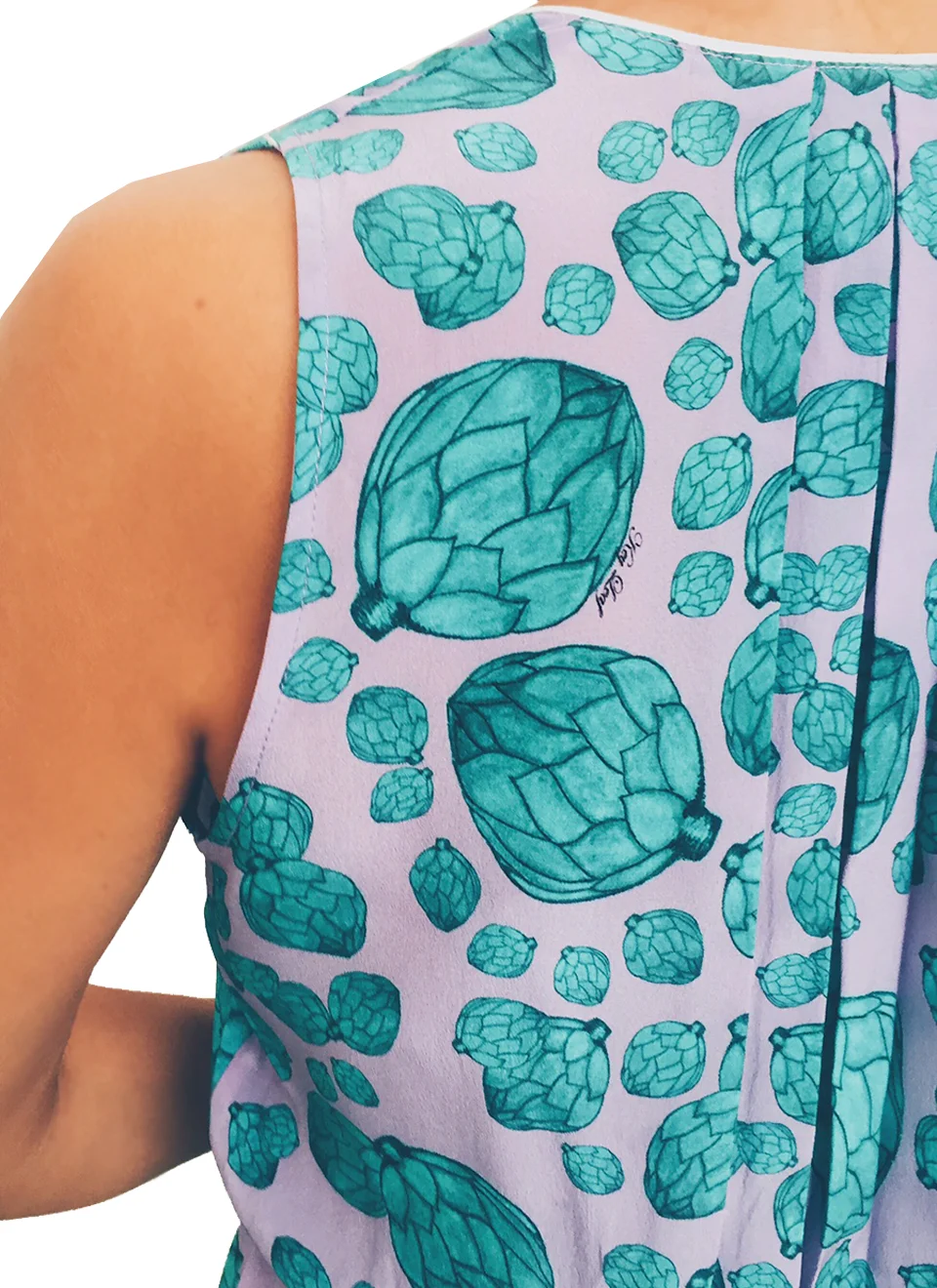 NECKLINE CHAMPAGNRE ARTCHOKES.jpg