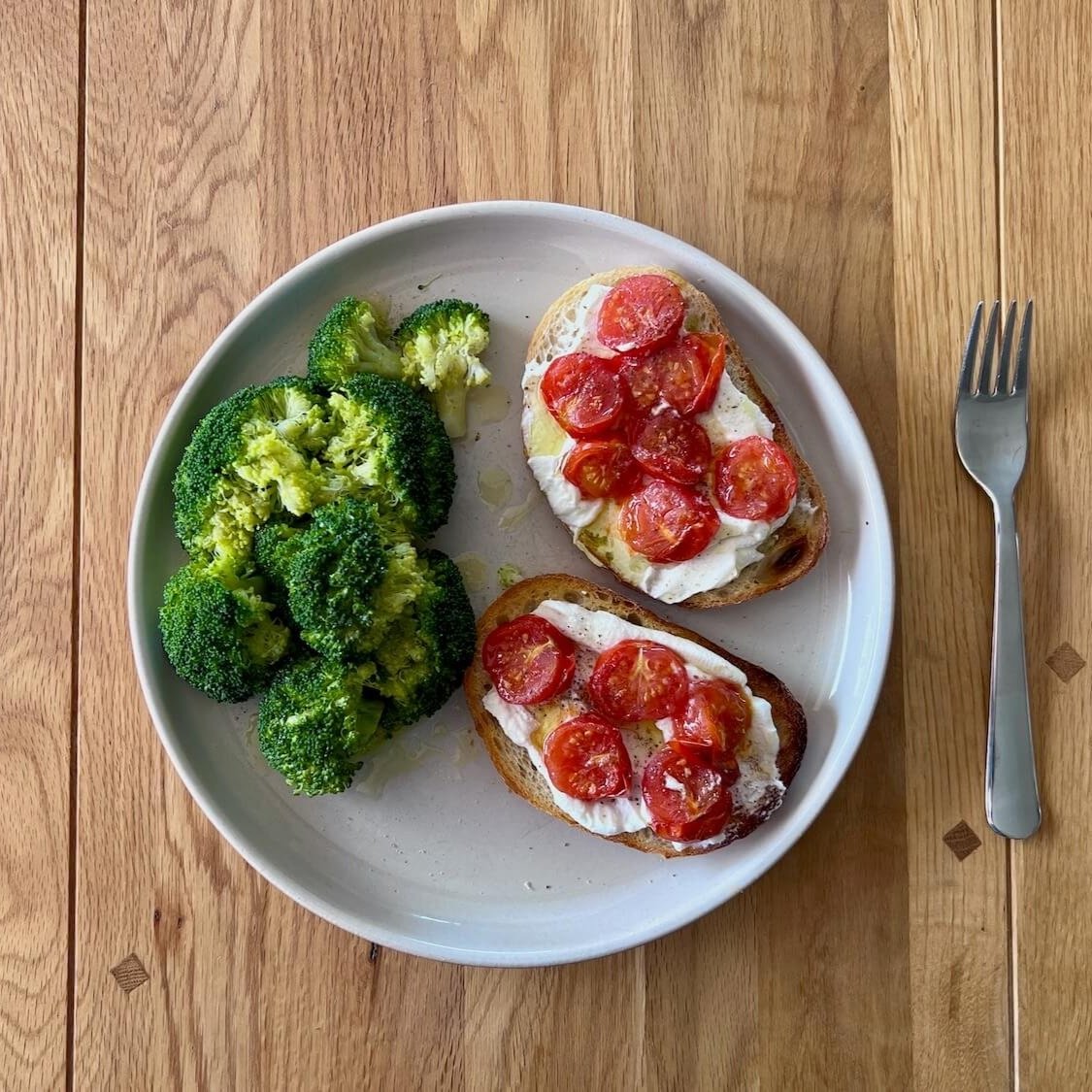 Broccoli+Tomato+Sandwich.jpg