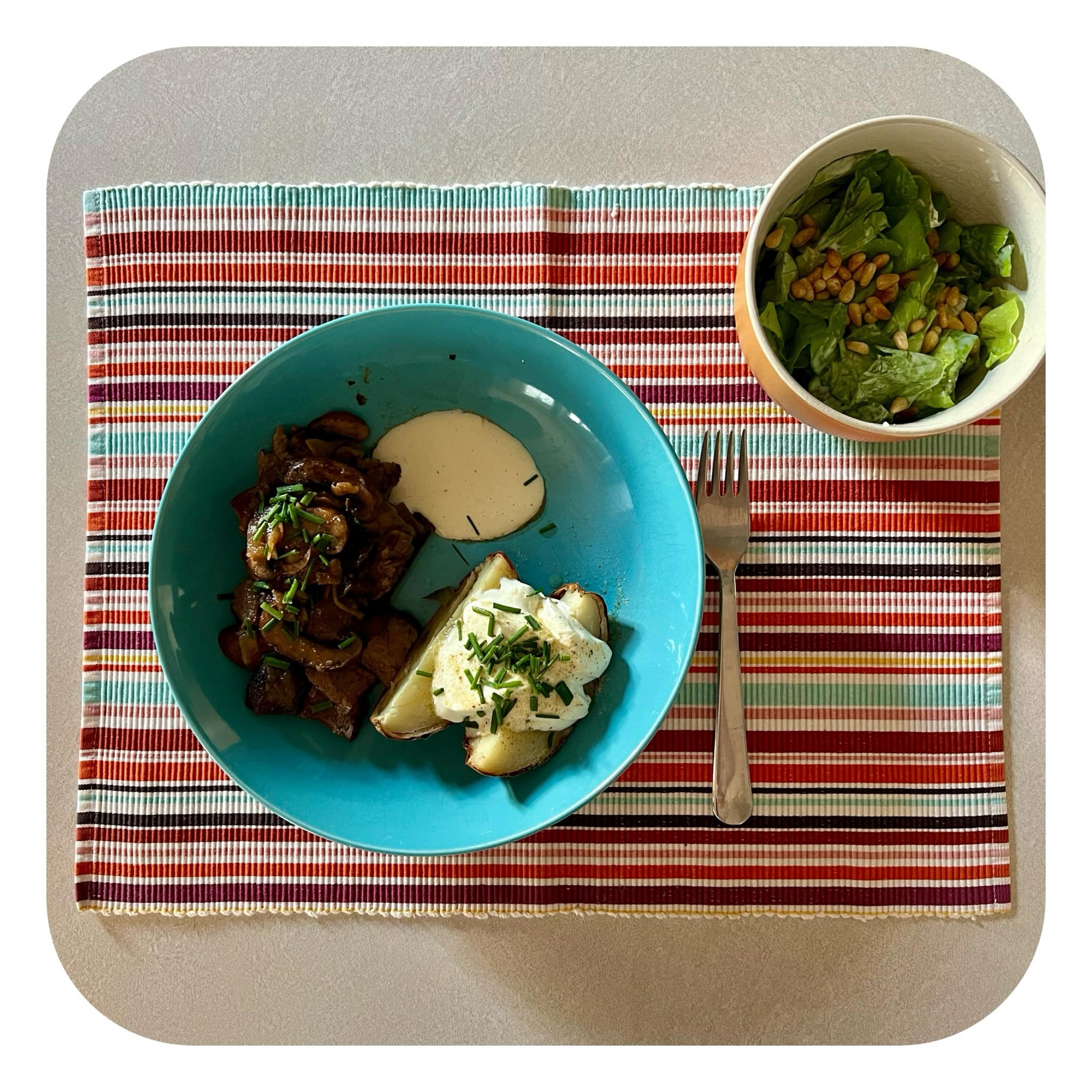 745 cals &bull; Dinner. Leftovers from yesterday: 4.2 oz steak topped with sauteed mushrooms, horseradish sauce, 1/2 baked potato with butter &amp; greek yogurt, green salad with toasted pine nuts.

I adjusted dinner from last night to lower the calo