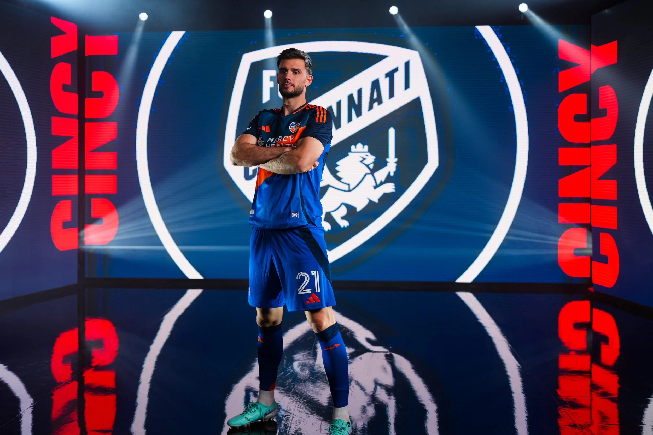 Miazga, Matt (Intro Video BTS) 015.jpg