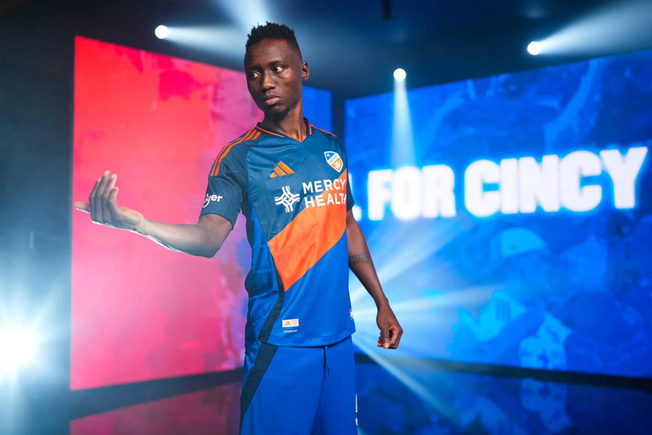 Nwobodo, Obinna (Intro Video BTS) 017.jpg