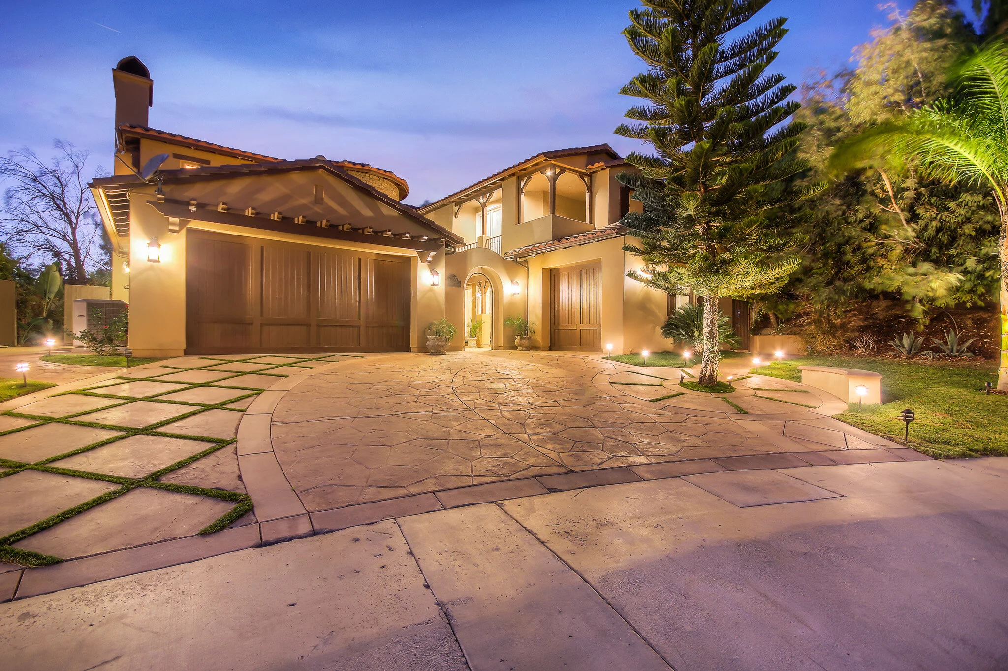 Los Angeles Real Estate Photographer Residential Home Twilight