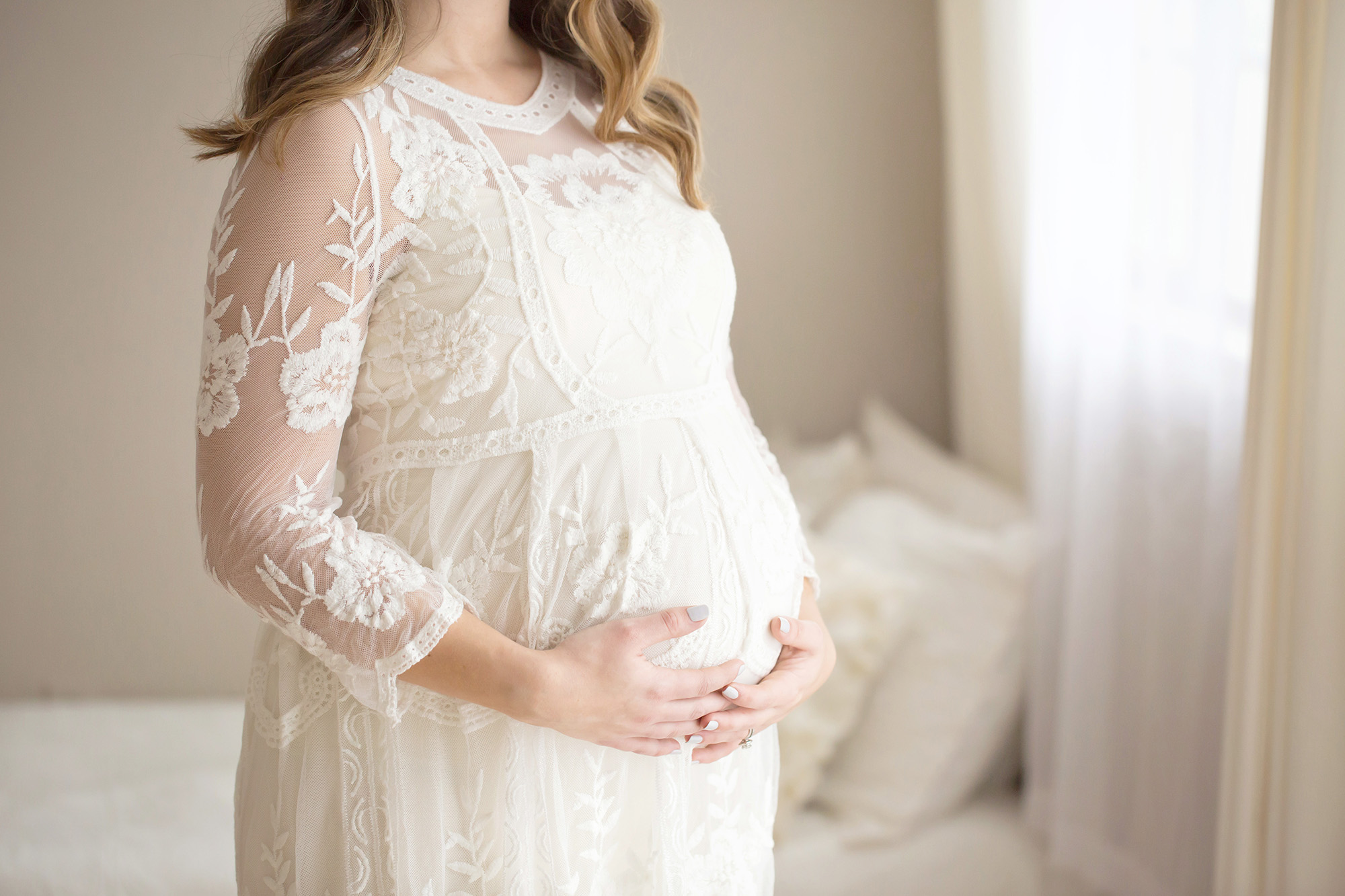 Julie Brock Photography | Louisville KY Maternity Photographer | Louisville KY newborn photographer | Louisville KY Family Photographer | Lace Gown for Maternity Portraits | Sincerely Quinley