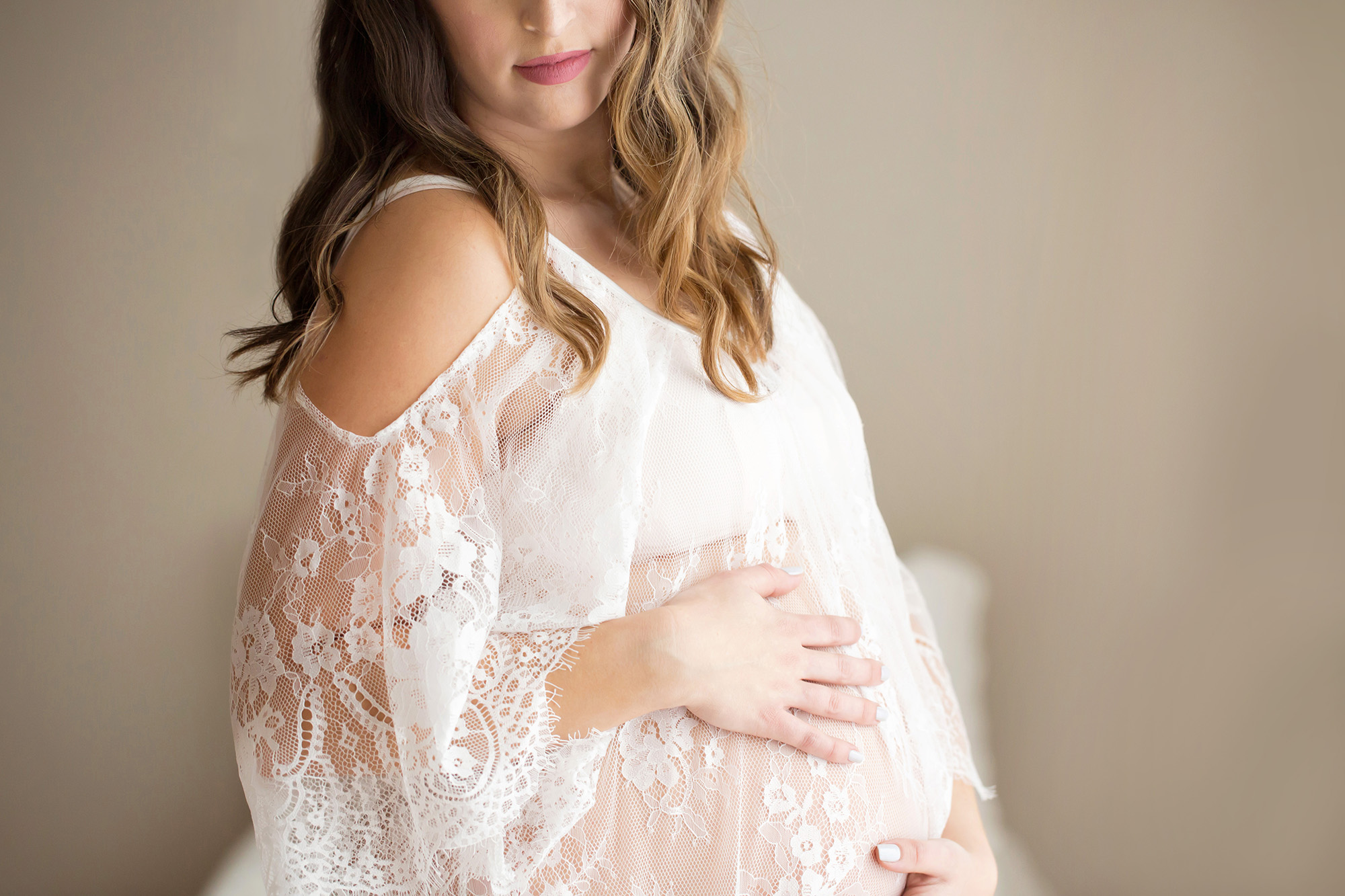 Julie Brock Photography | Louisville KY Maternity Photographer | Louisville KY newborn photographer | Louisville KY Family Photographer | Lace Gown for Maternity Portraits | Sincerely Quinley