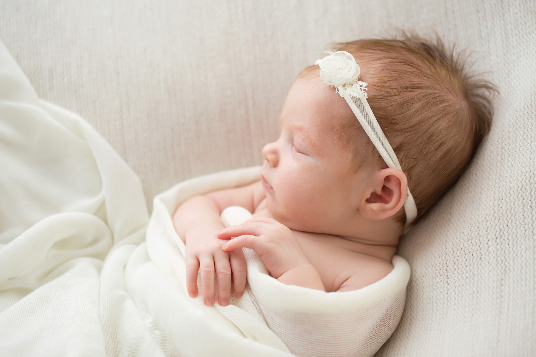 Louisville KY newborn photographer | Julie Brock Photography | maternity | family | louisville photography studio | natural newborn baby photography in Louisville