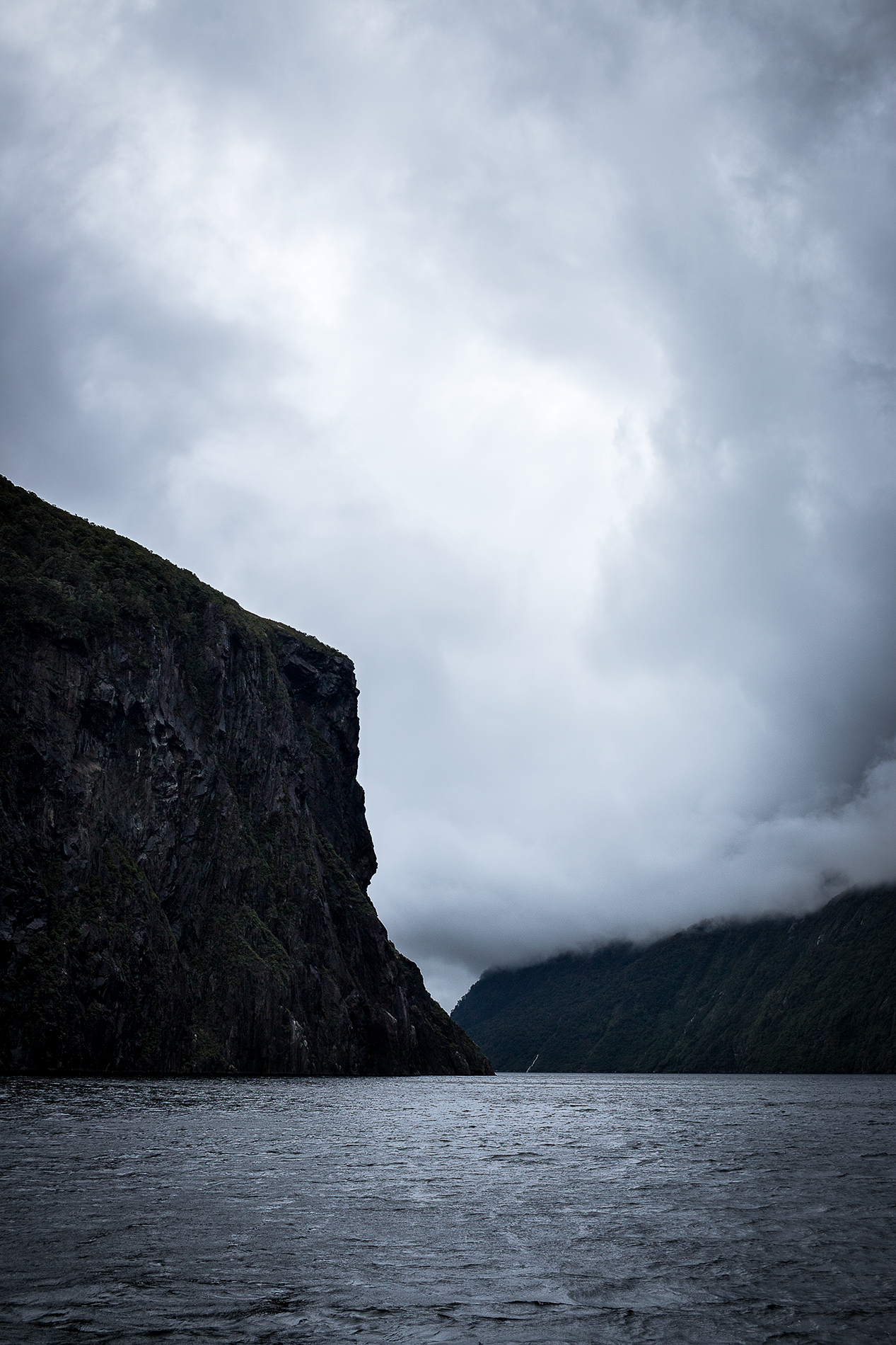 Milford_Sound_New_Zealand_3.png
