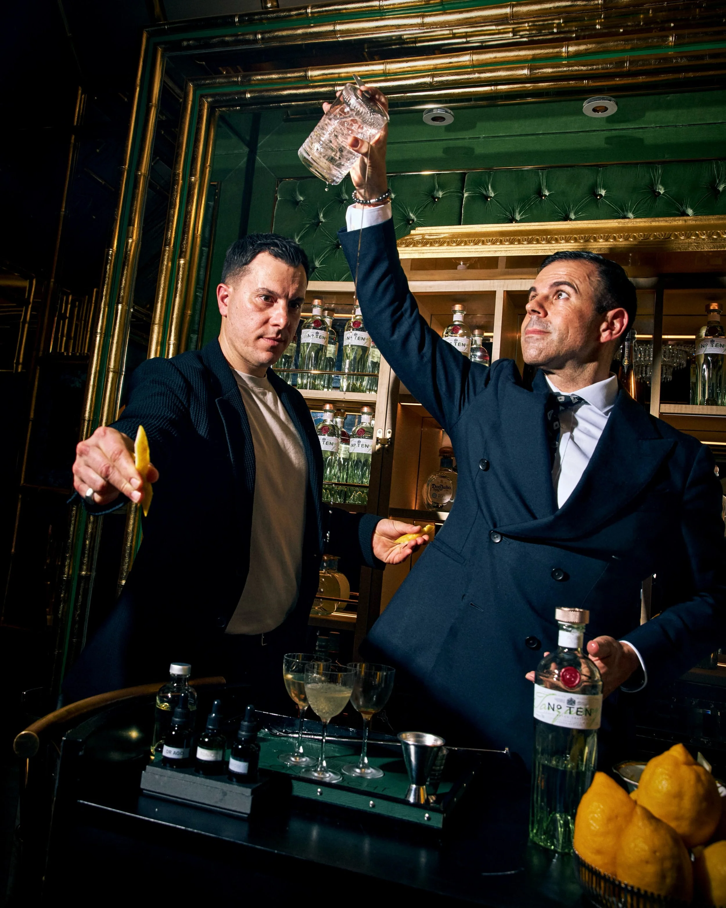 straight up with style🍸🍋
@agodragos 
&bull;
&bull;